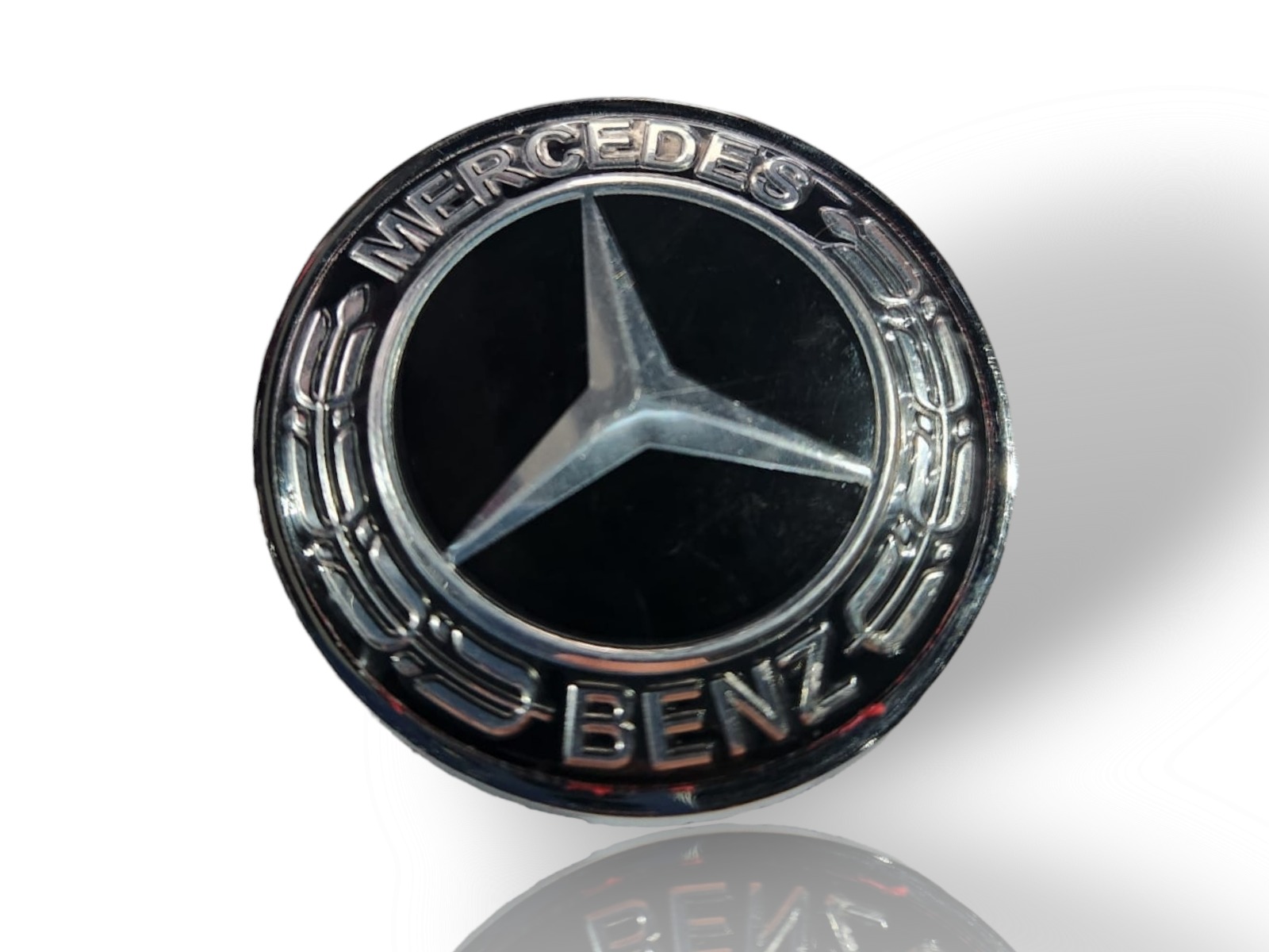 Emblema Simbolo Capo Mercedes C180 2016 2017 Primeira Linha  Prata