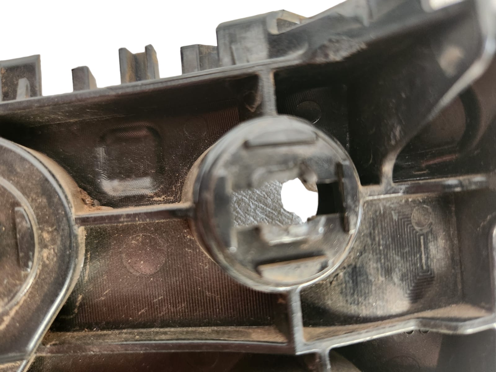 Guia Parachoque Dianteiro Esquerdo Hilux 2016 3