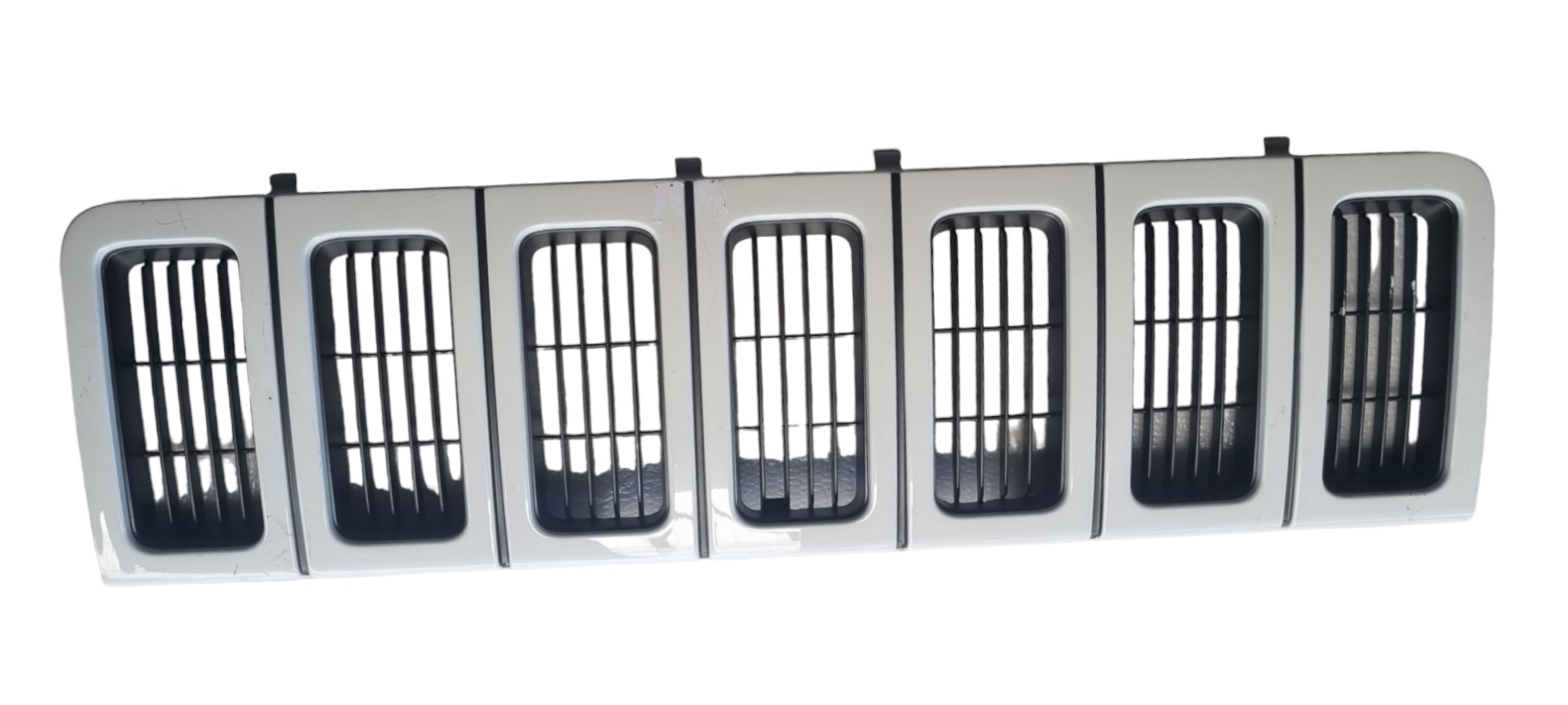 Grade Dianteira Jeep Grand Cherokee 1996/1998 Com Detalhe Branco Fosco