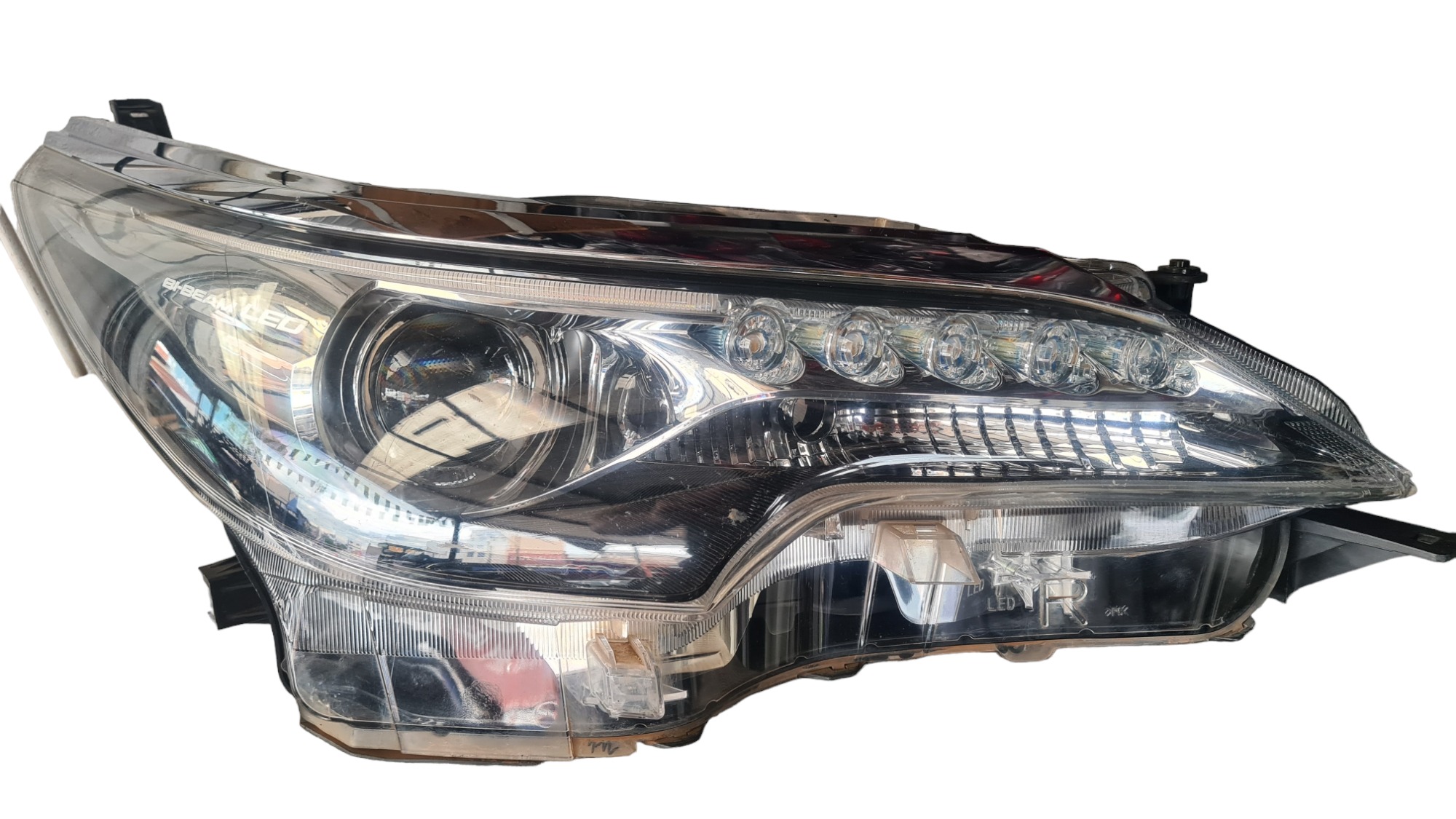 Farol Direito Toyota Hilux Sw4 2018 Recuperada Direito