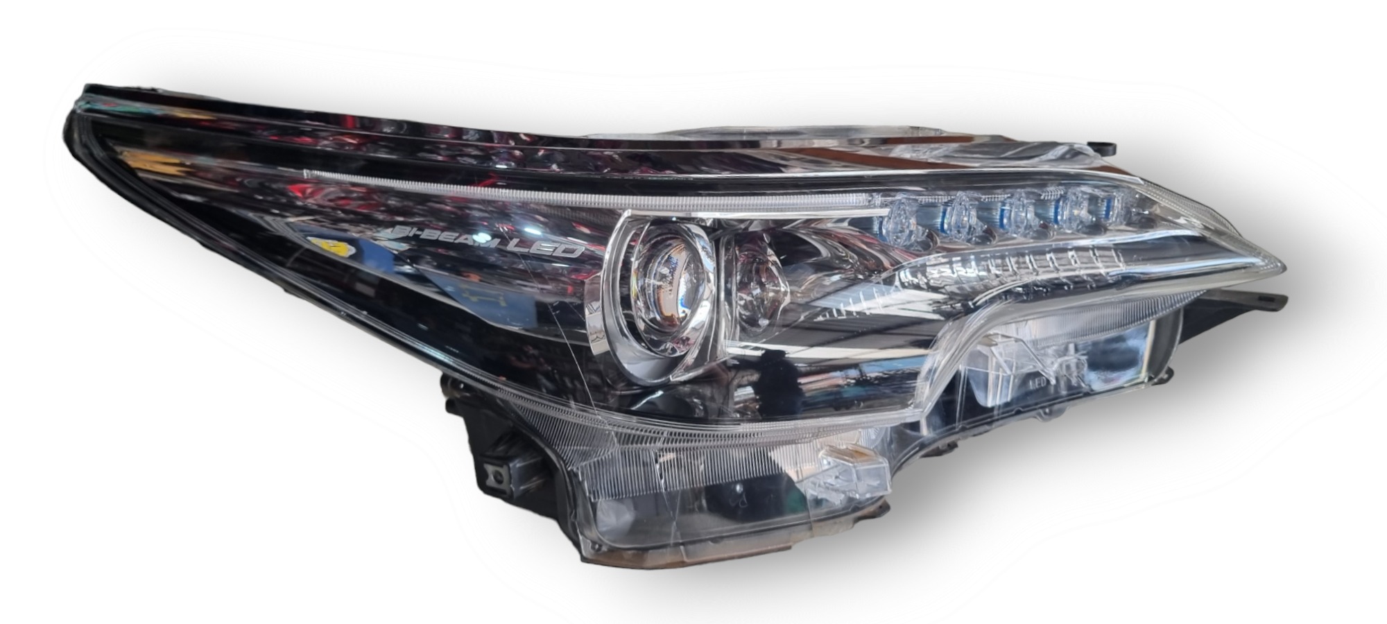 Farol Direito Toyota Sw4 C/led 2018 Recuperado Direito