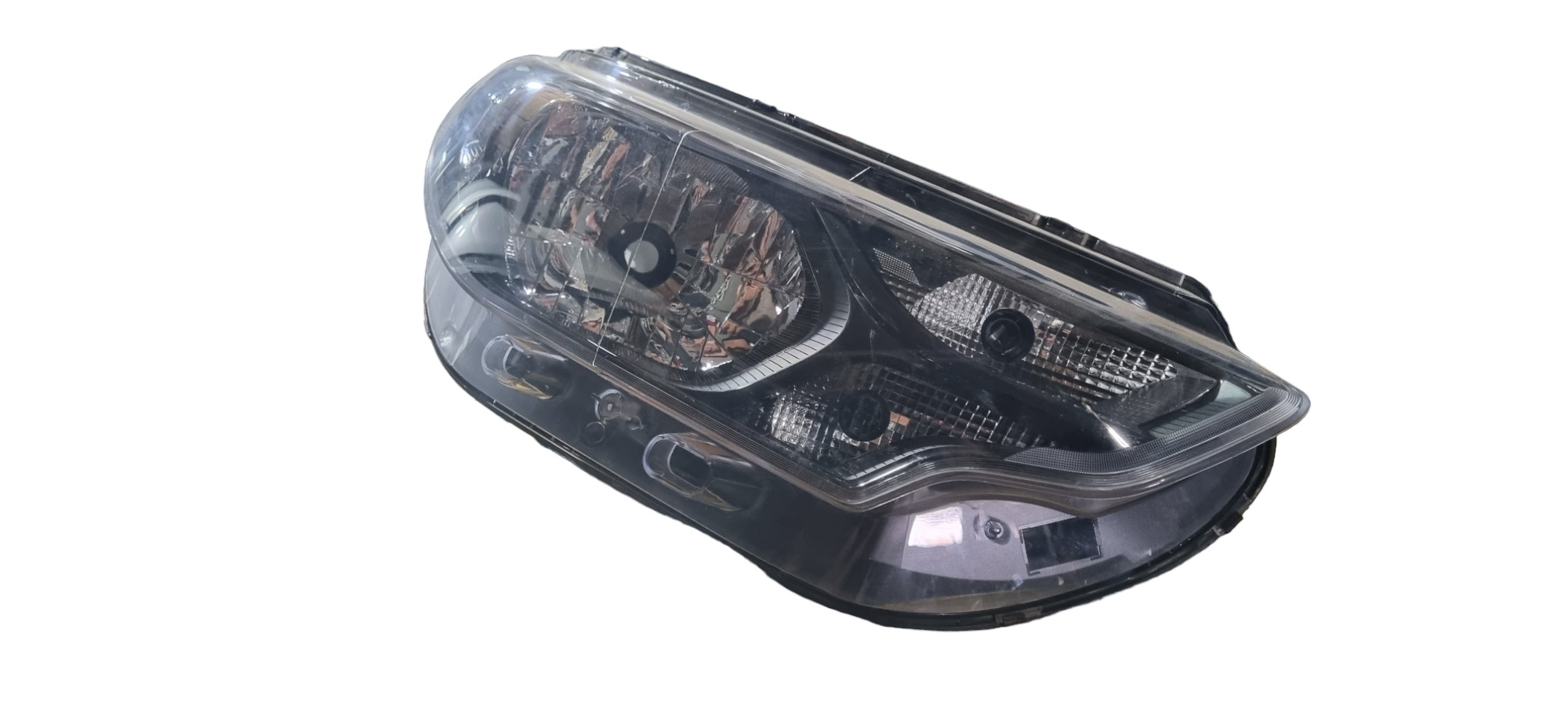 Farol Direito Fiat Strada 2020 2021 2022 recuperado