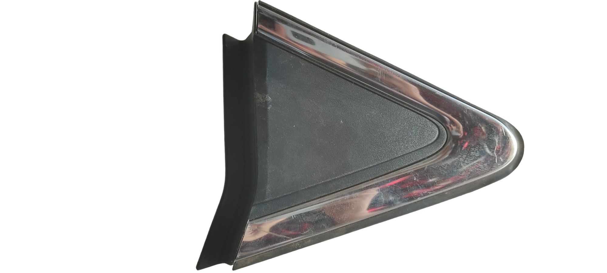 Moldura Aplique Externo Porta Tras Direito 2020 c/detalhe 2