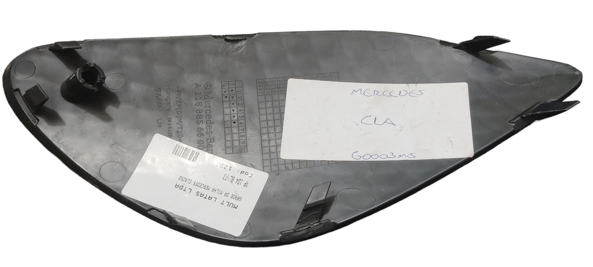 Grade Milha Esquerdo Mercedes Cla 3