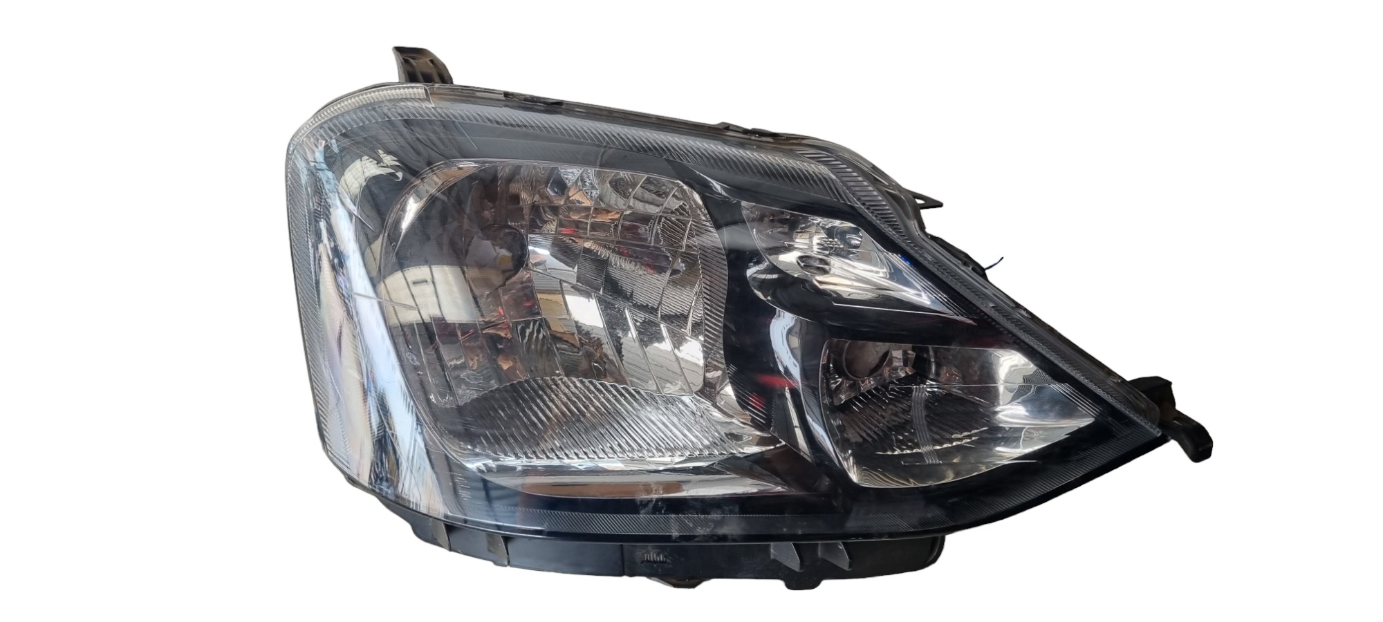 Farol Direito Toyota Etios 2012 2014 2015 2018 Recuperado