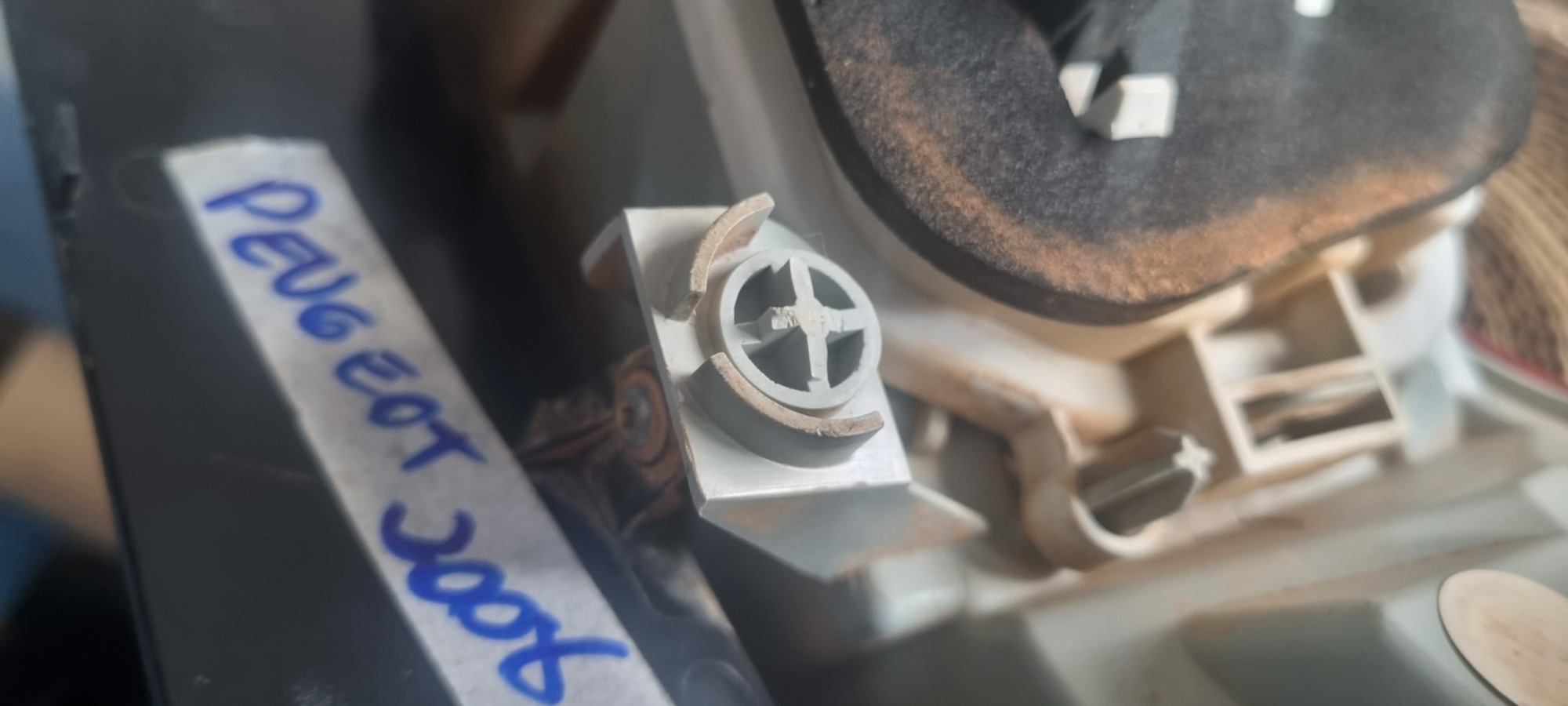 Lanterna Direita Peugeot 2008 2015 2016 2019 Recuperado  Direito Vermelho 9