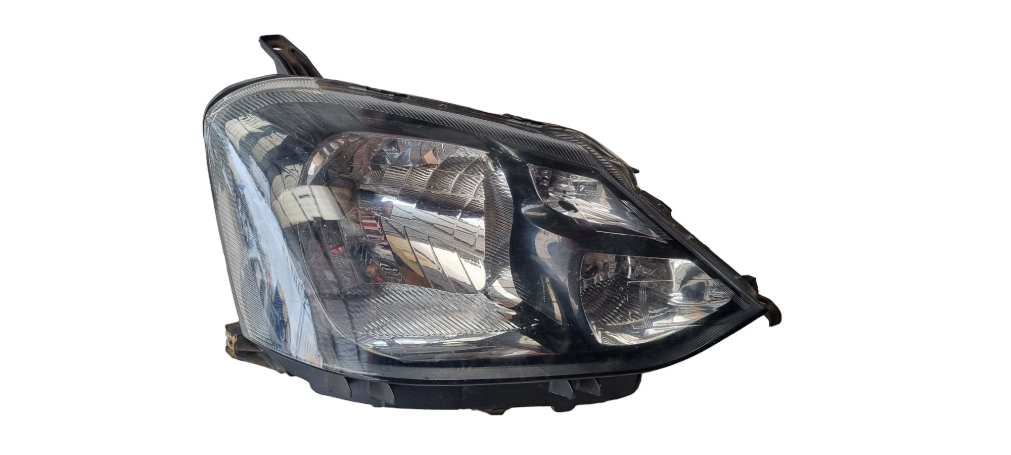 Farol Direito Toyota Etios 2012 2014 2015 2016 Recuperado