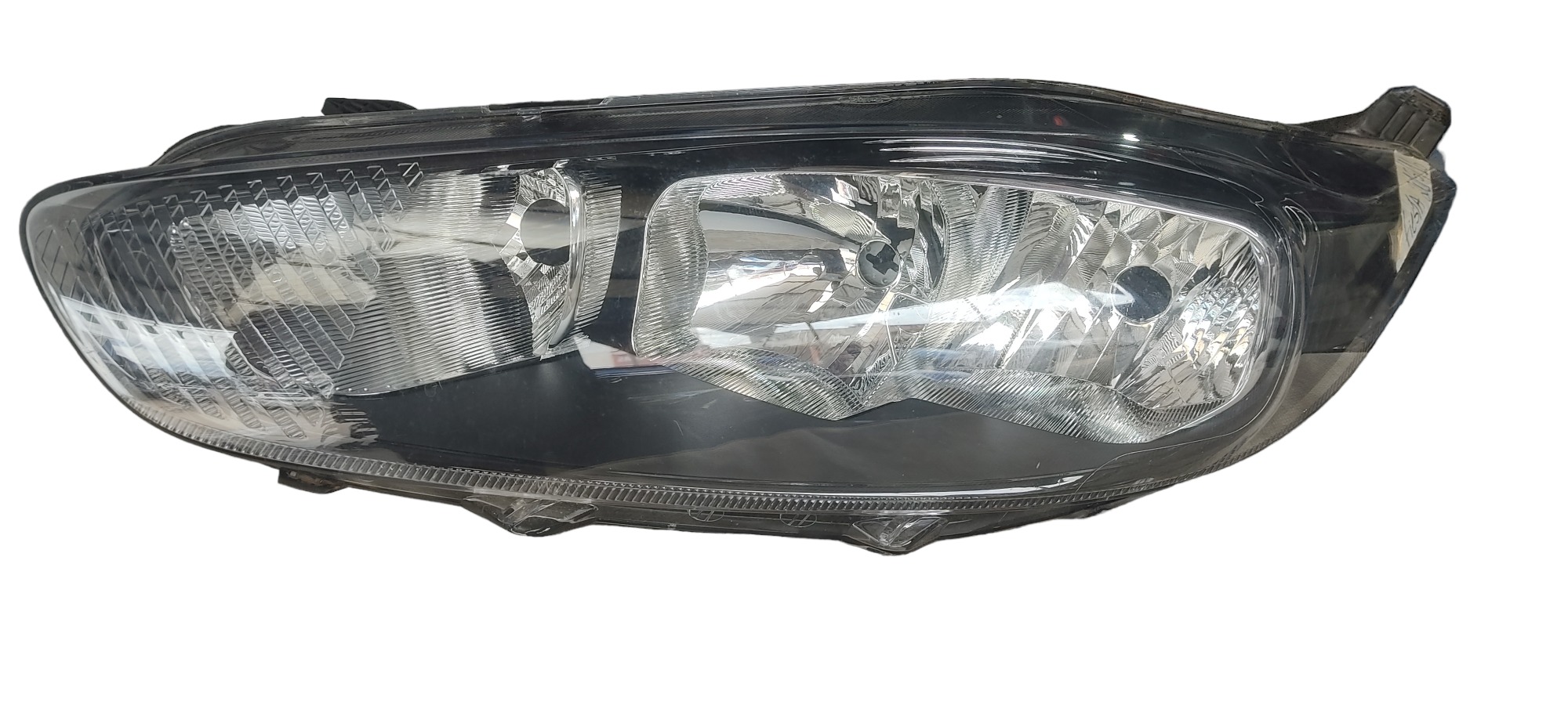 Farol Esquerdo Ford New Fiesta 2015  C/detalhe