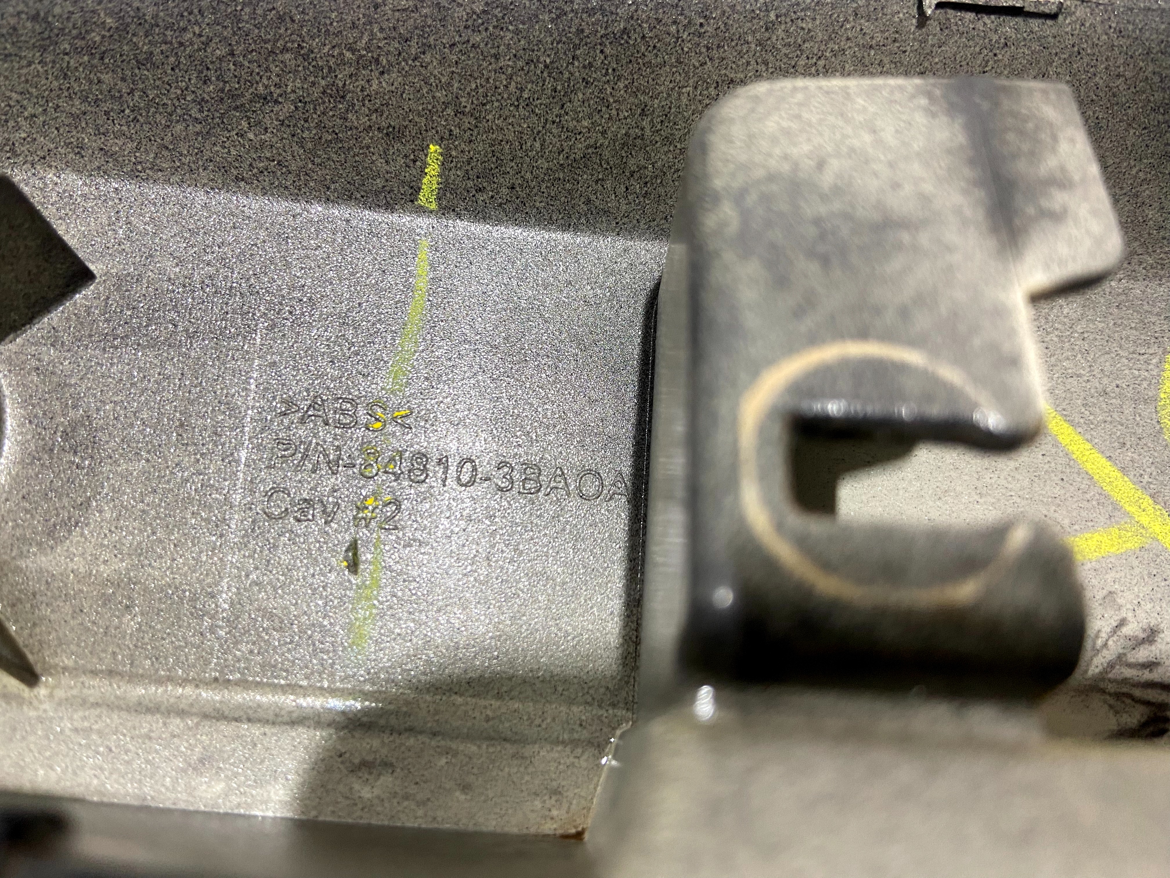 Friso Aplique Moldura Tampa Porta Malas Nissan Versa Origin 6