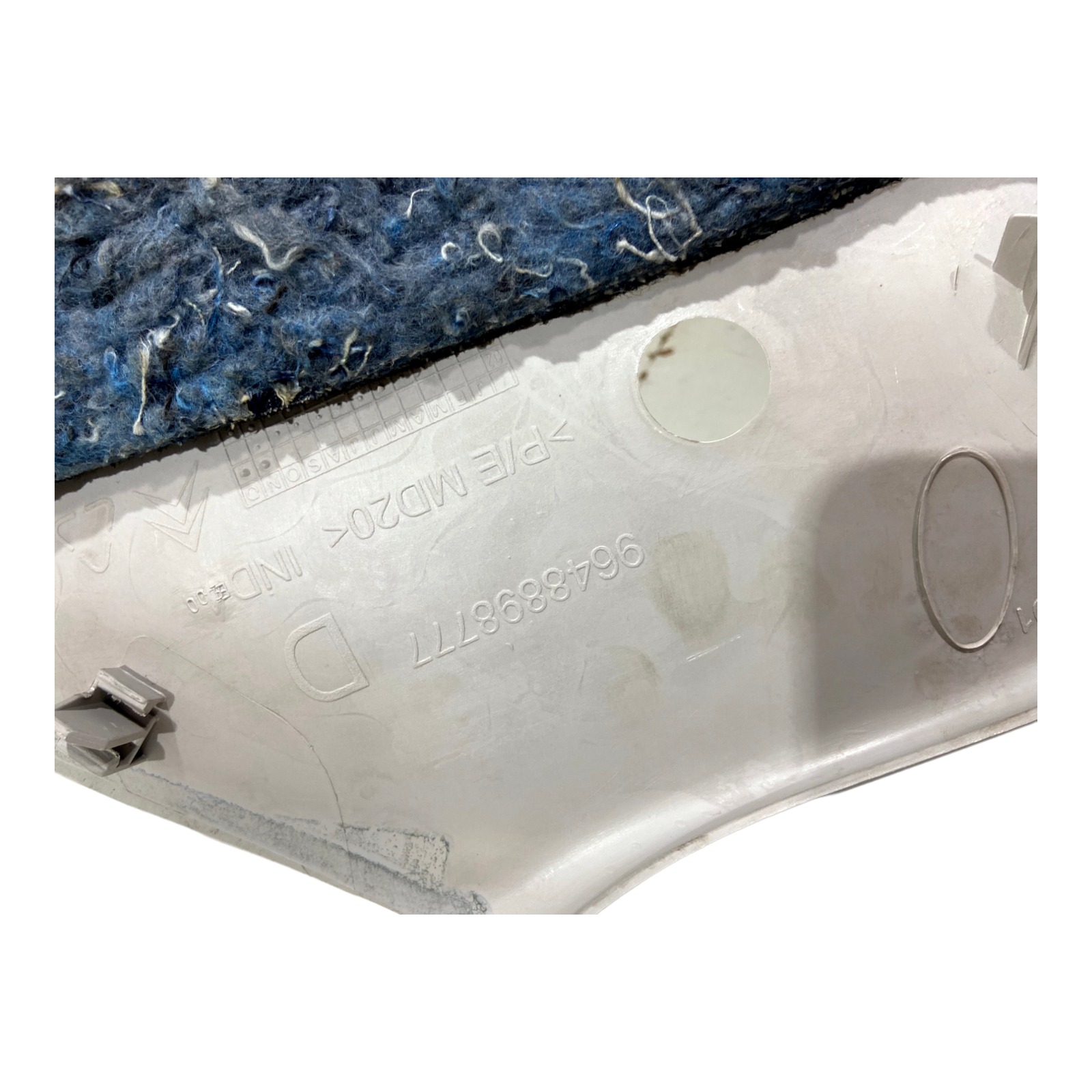 Acabamento Moldura Suporte Bagagito Direito Citroen C3  – Bege 5
