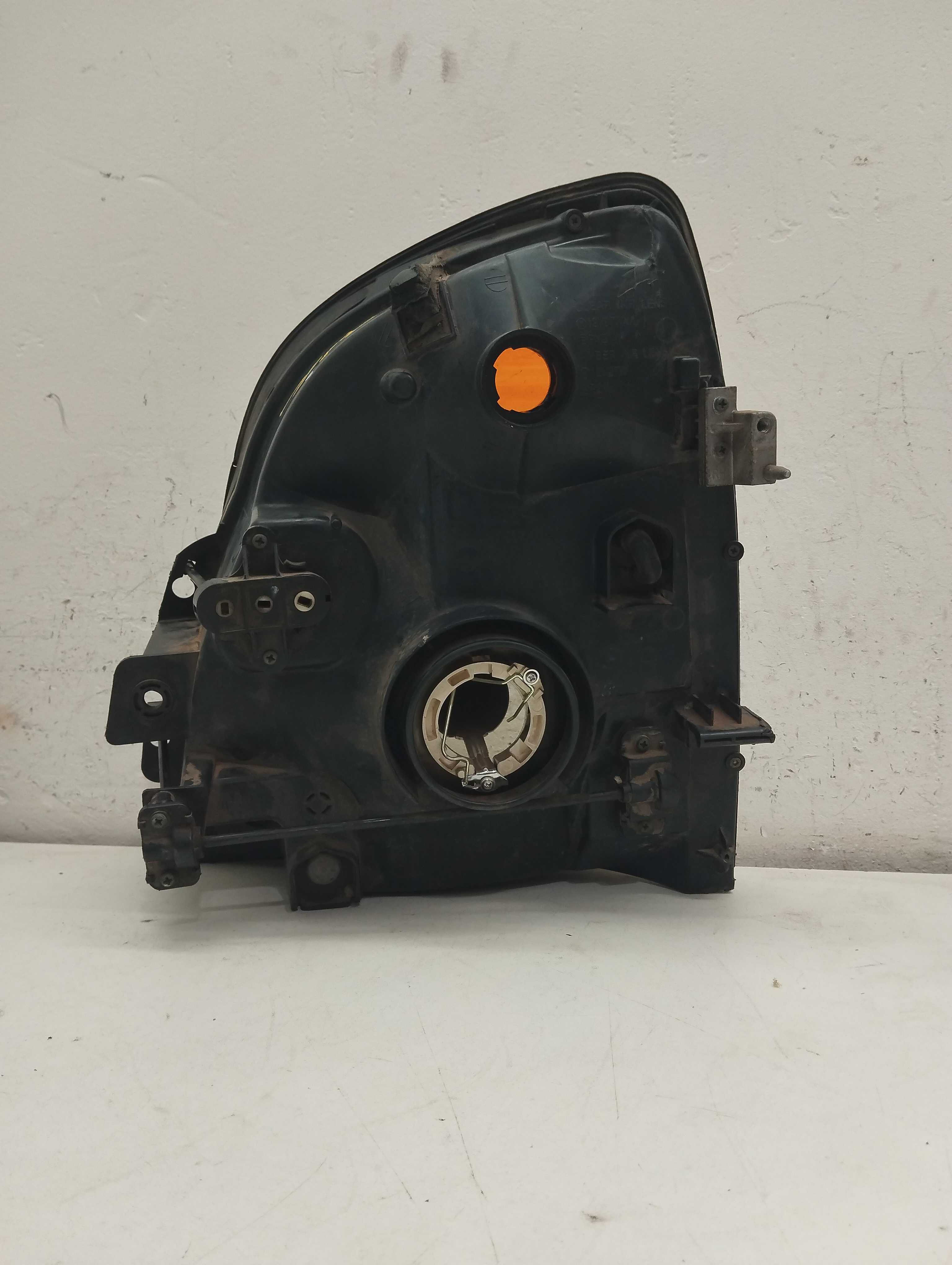 FAROL L/D HYUNDAI HR 2013 A 2016 ORIGINAL C/DETALHES 2