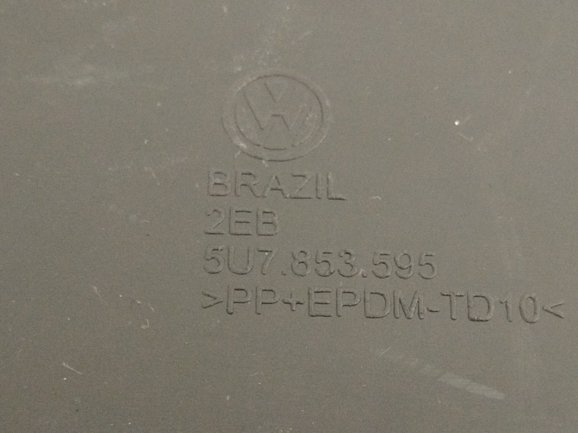 Pisante Lateral L/e Vw Saveiro G5 / G6 2010 A 2018 Original 8
