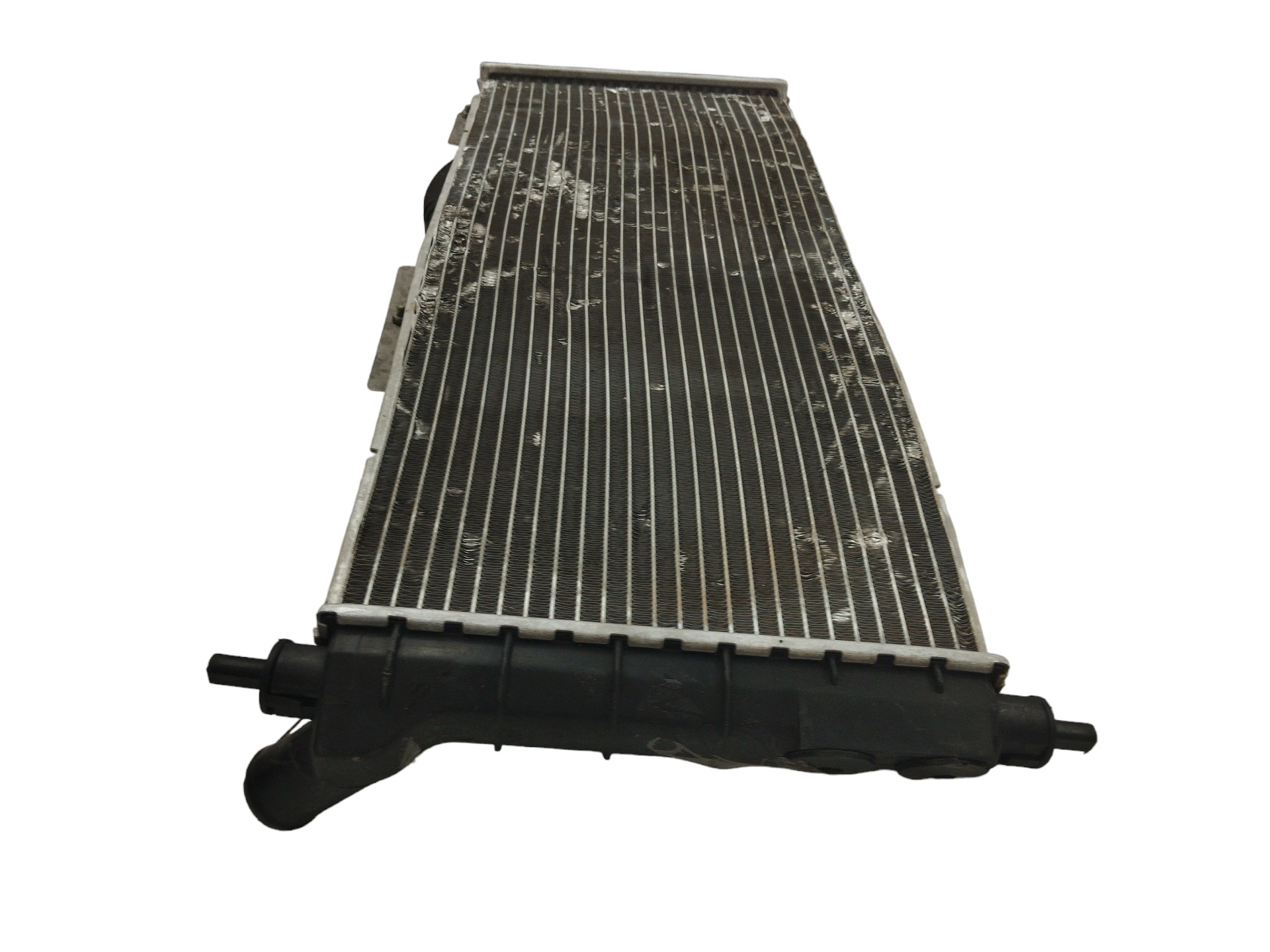 RADIADOR C/DEFLETOR GM CORSA WIND S/AR 1.0 99/01 C/DETALHE 3