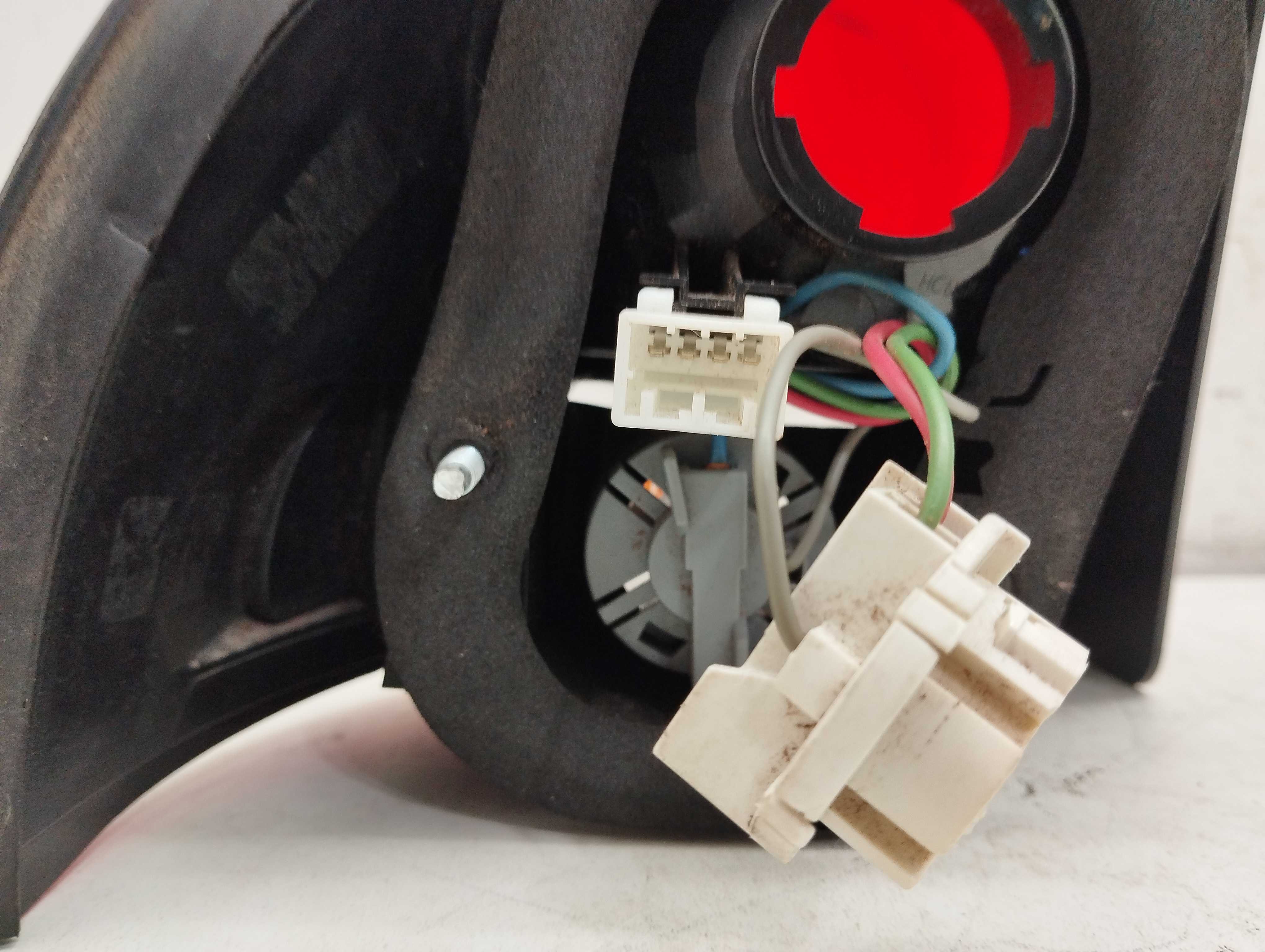 LANTERNA TRAS L/D CORSA 2011 A 2015 ORIGINAL – 5430166 C/DETALHES 3