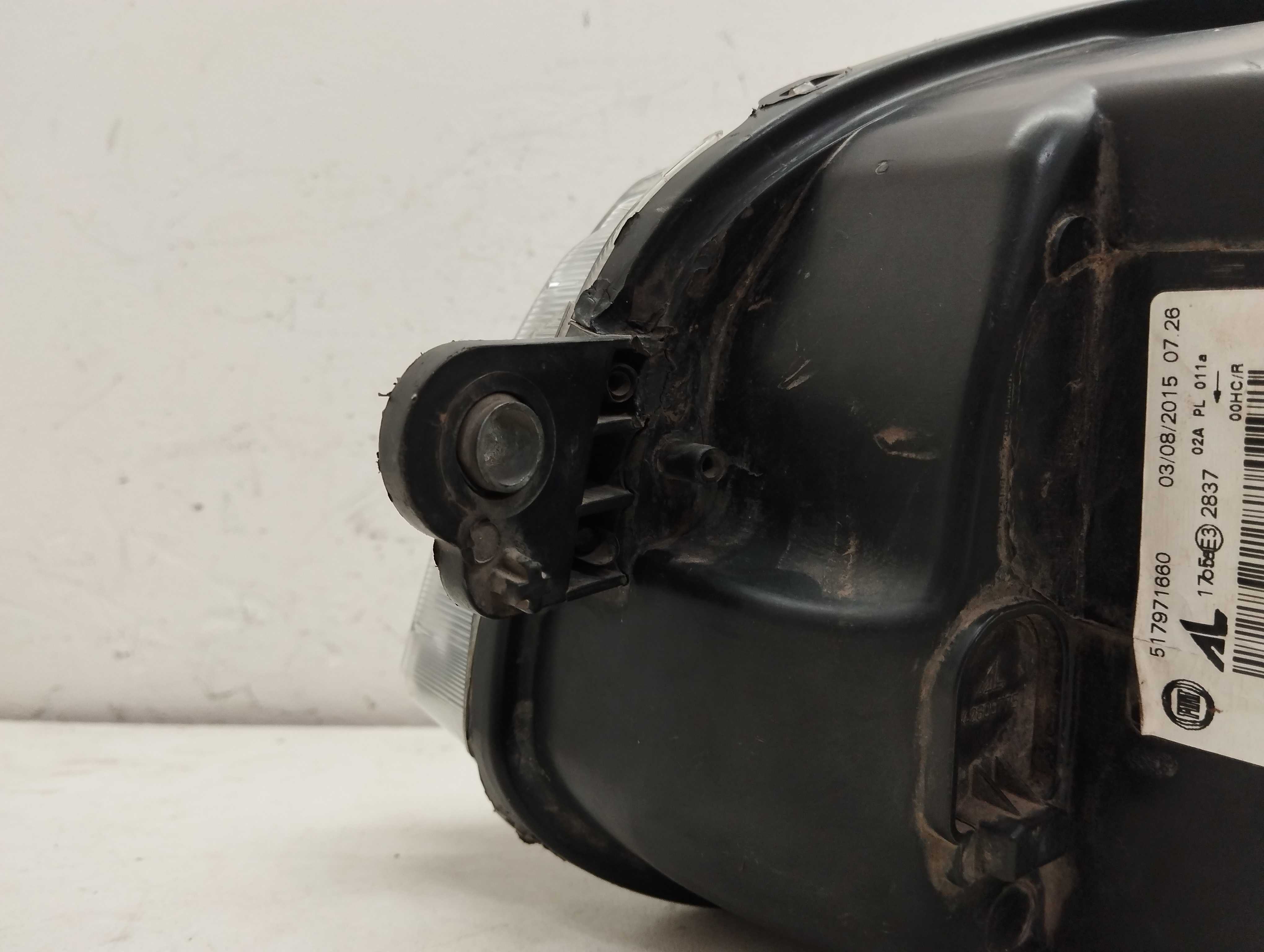 FAROL L/D FIAT PALIO/SIENA/STRADA 2008 A 2012 – RECUPERADO 4