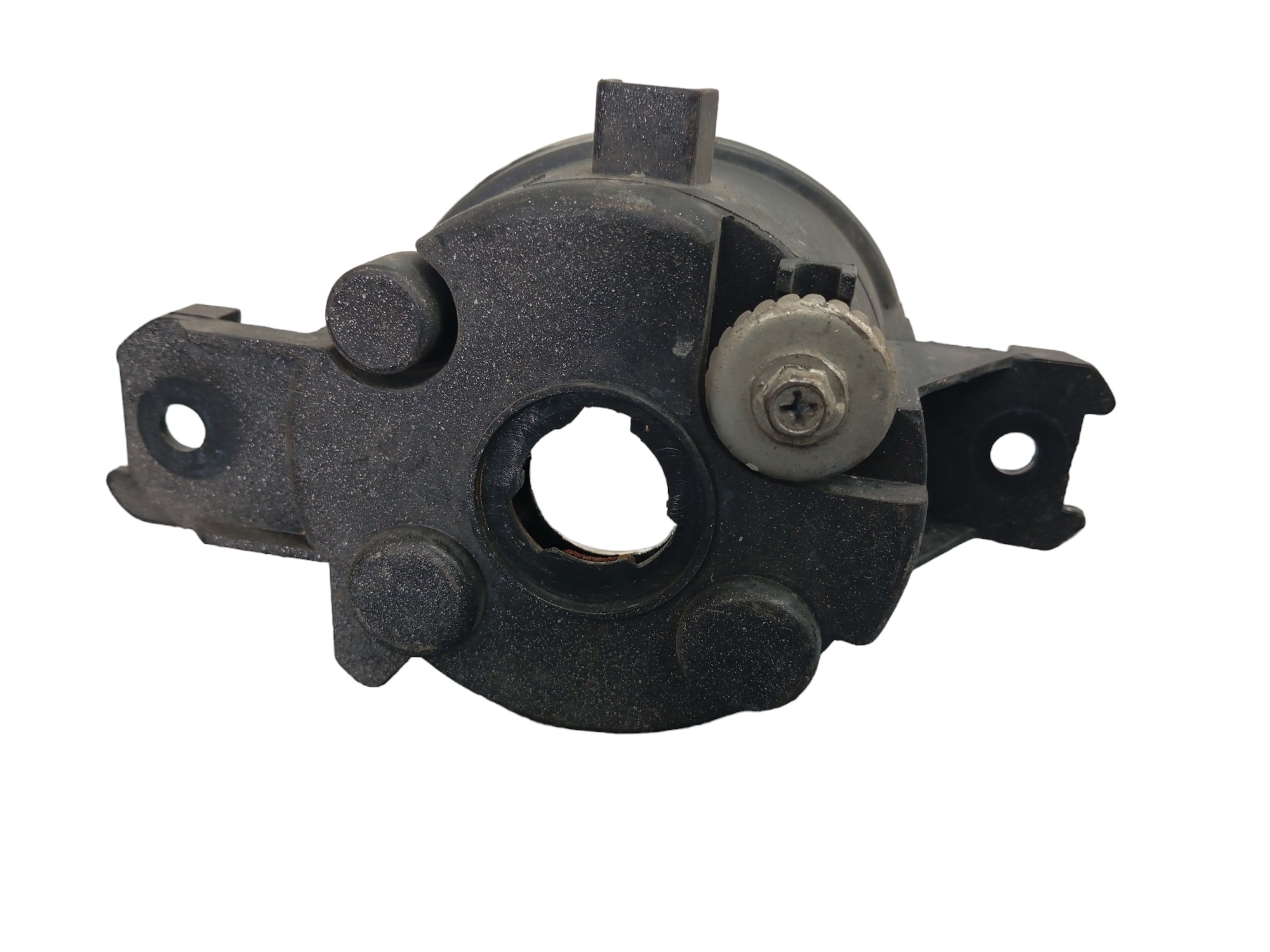 FAROL DE MILHA NISSAN VERSA L/D DETALHE 3