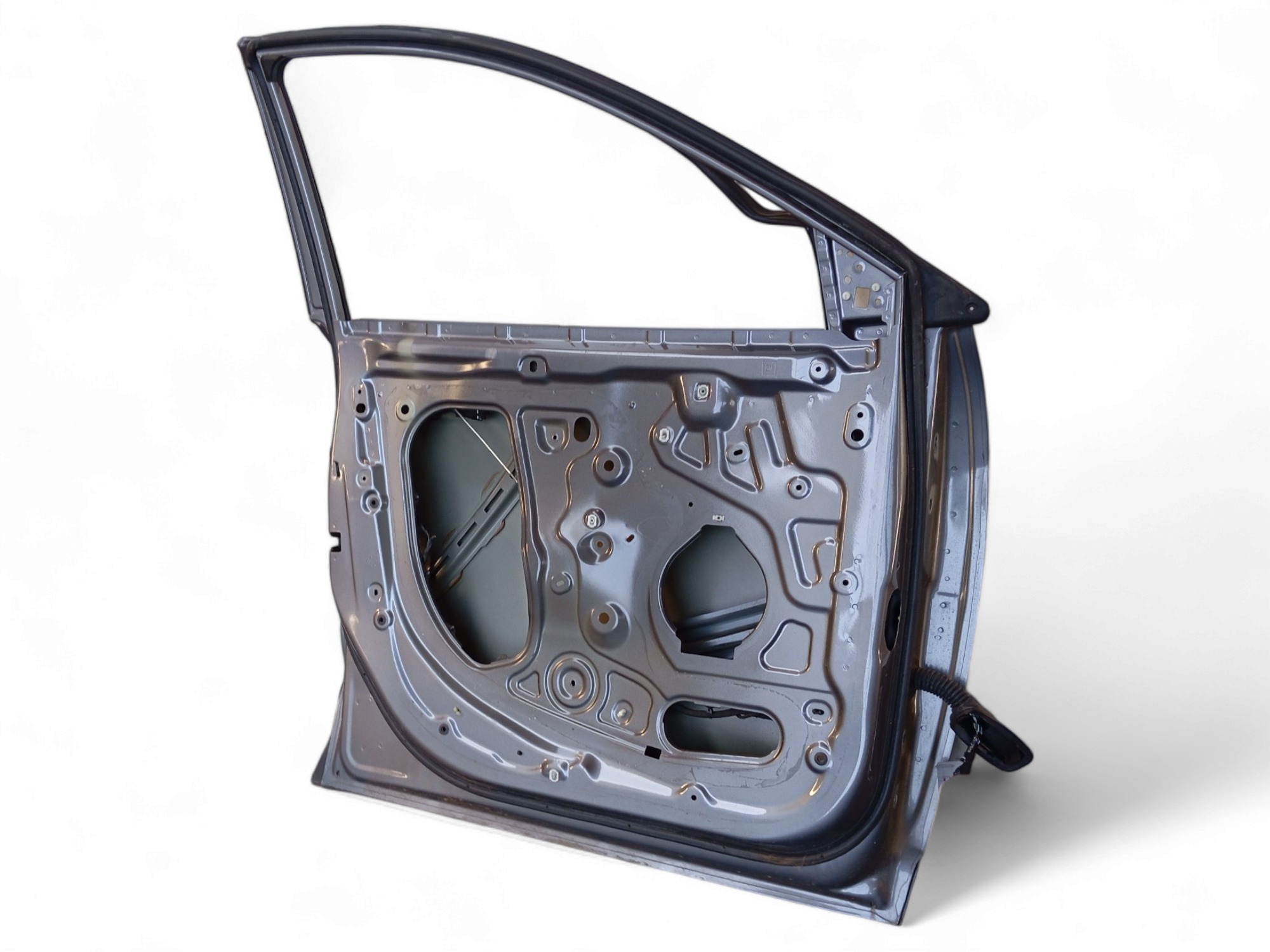 Porta Dianteira L/e Chevrolet Tracker 2020 A 2022 Original – Dianteira – Esquerdo – Cinza 6