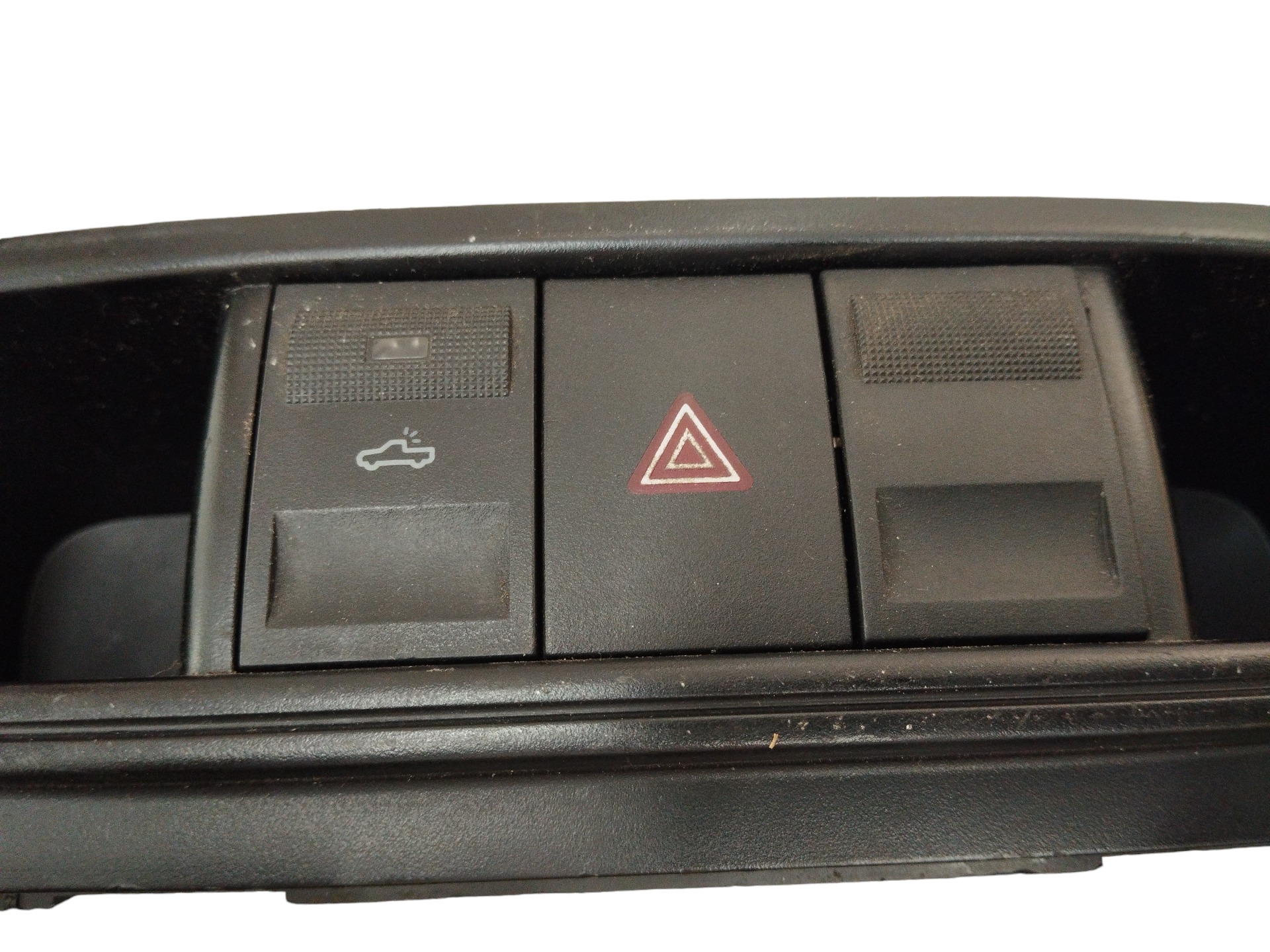 MOLDURA CENTRAL PAINEL VW GOL/PARATI/SAVEIRO G4 C/BOTAO 3