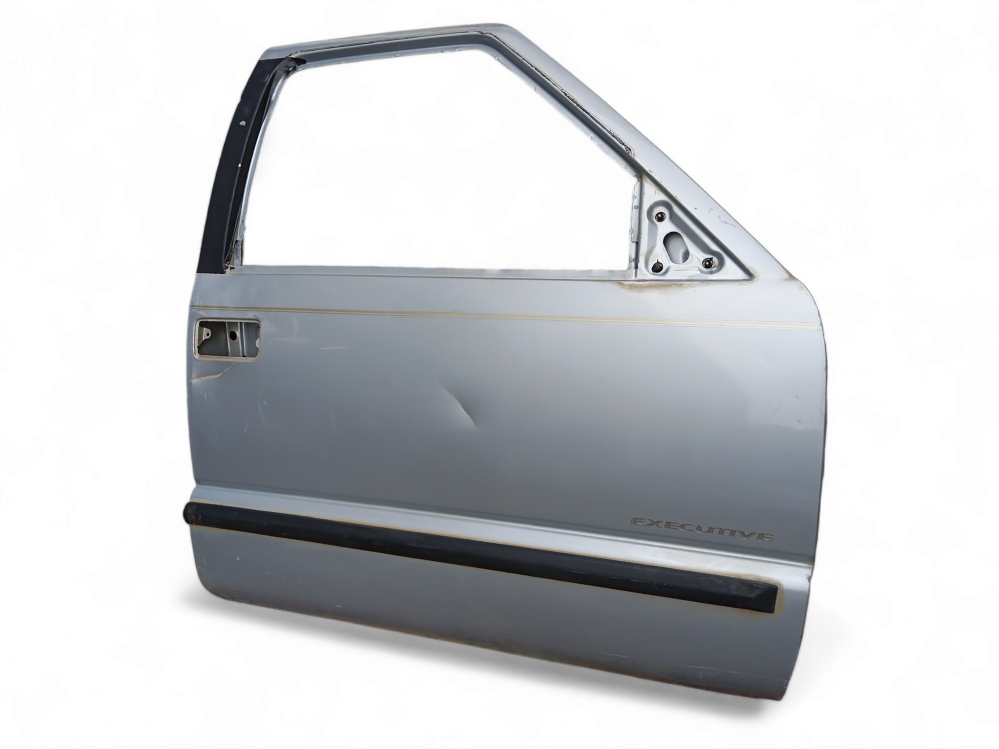 Porta Dianteira L/d Chevrolet S10  2010/2011 C/detalhes – Dianteira – Direito – Prata 3