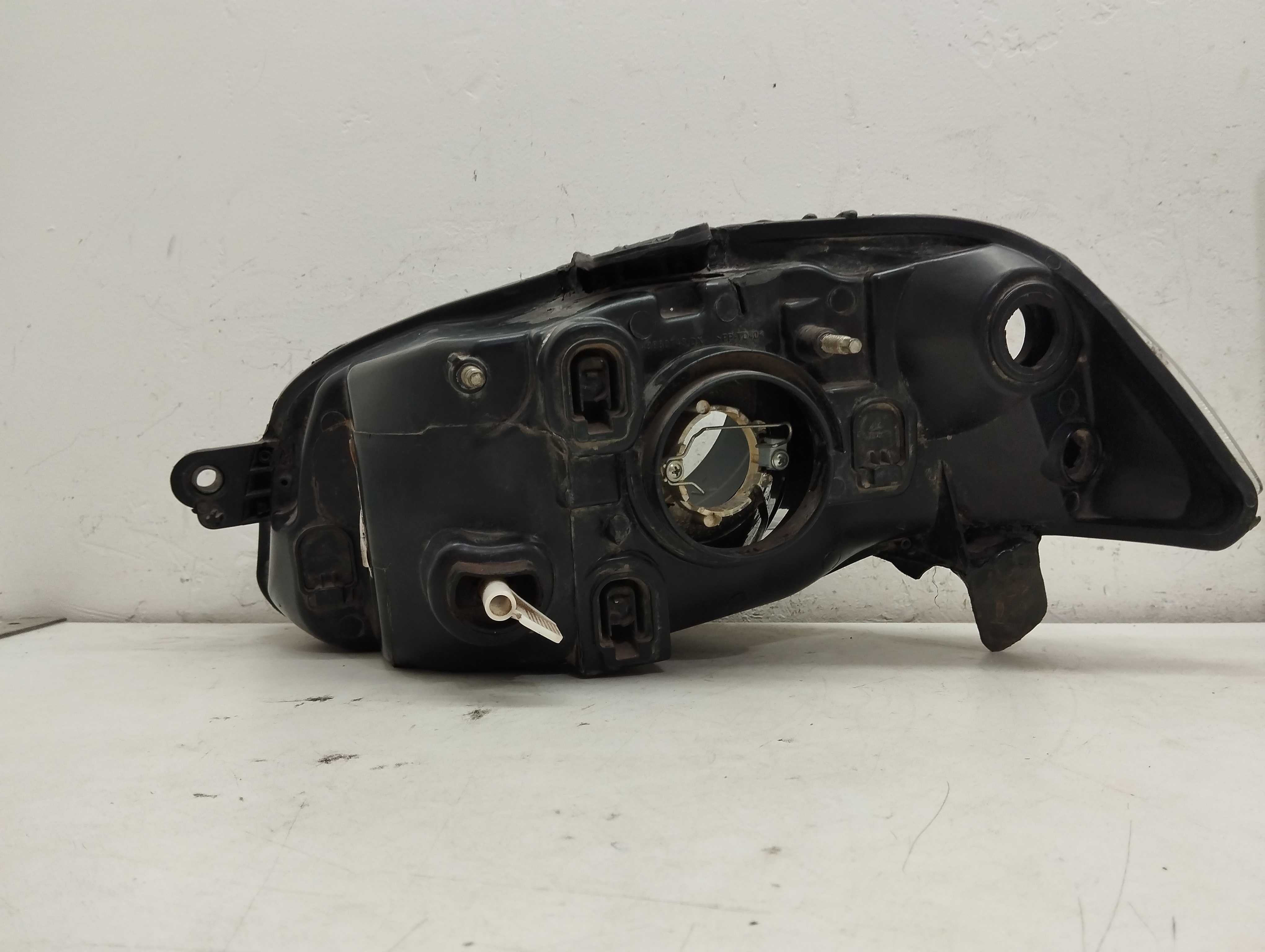 FAROL L/D FIAT PALIO/SIENA/STRADA 2008 A 2012 – RECUPERADO 2
