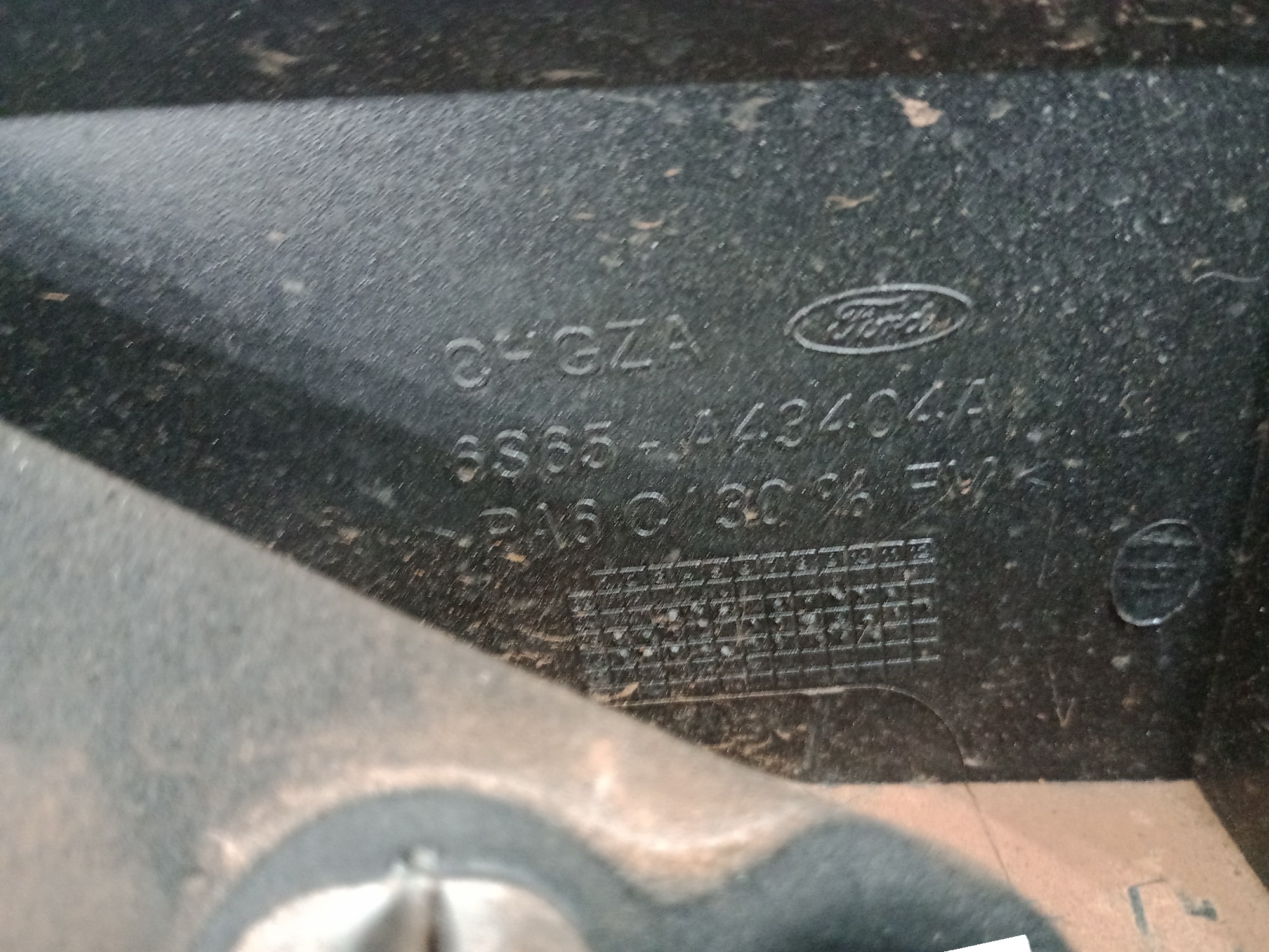 Moldura Luz Placa Ford Fiesta Sedan/ka Hatch 2009 3