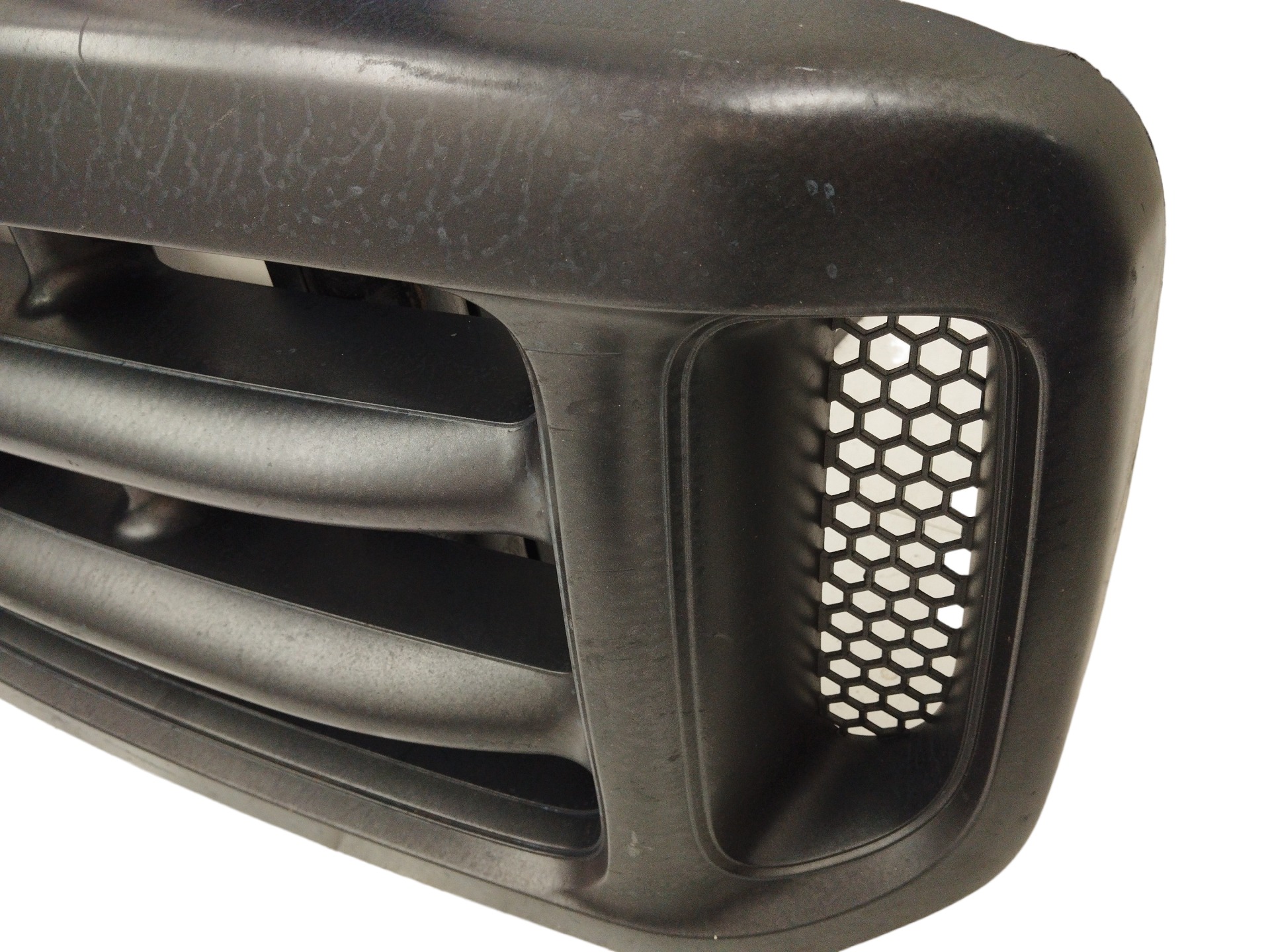 Grade Dianteira Radiador F250/f350/f4000 1999/05 C/detalhe 3