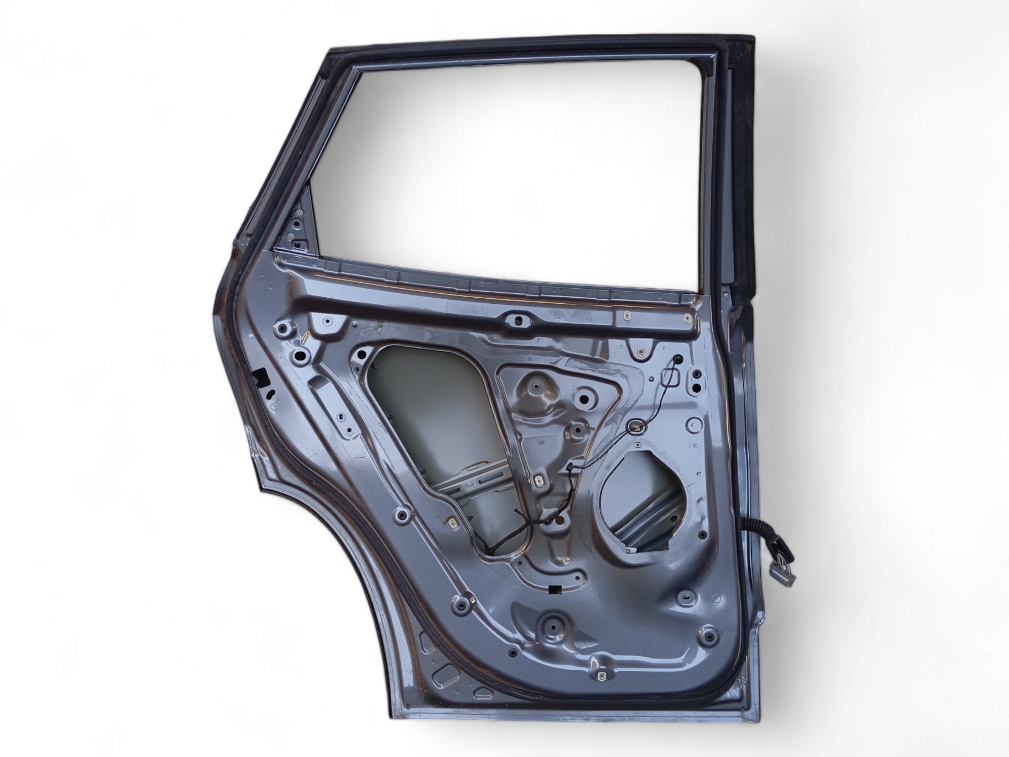 Porta Traseira L/e Chevrolet Tracker 2020 A 2022 Original 4