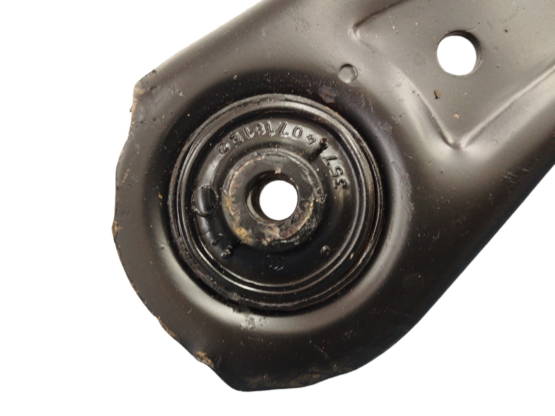 Bandeja Suspensão Dianteira L/d Vw Gol/saveiro/voyage G5 4
