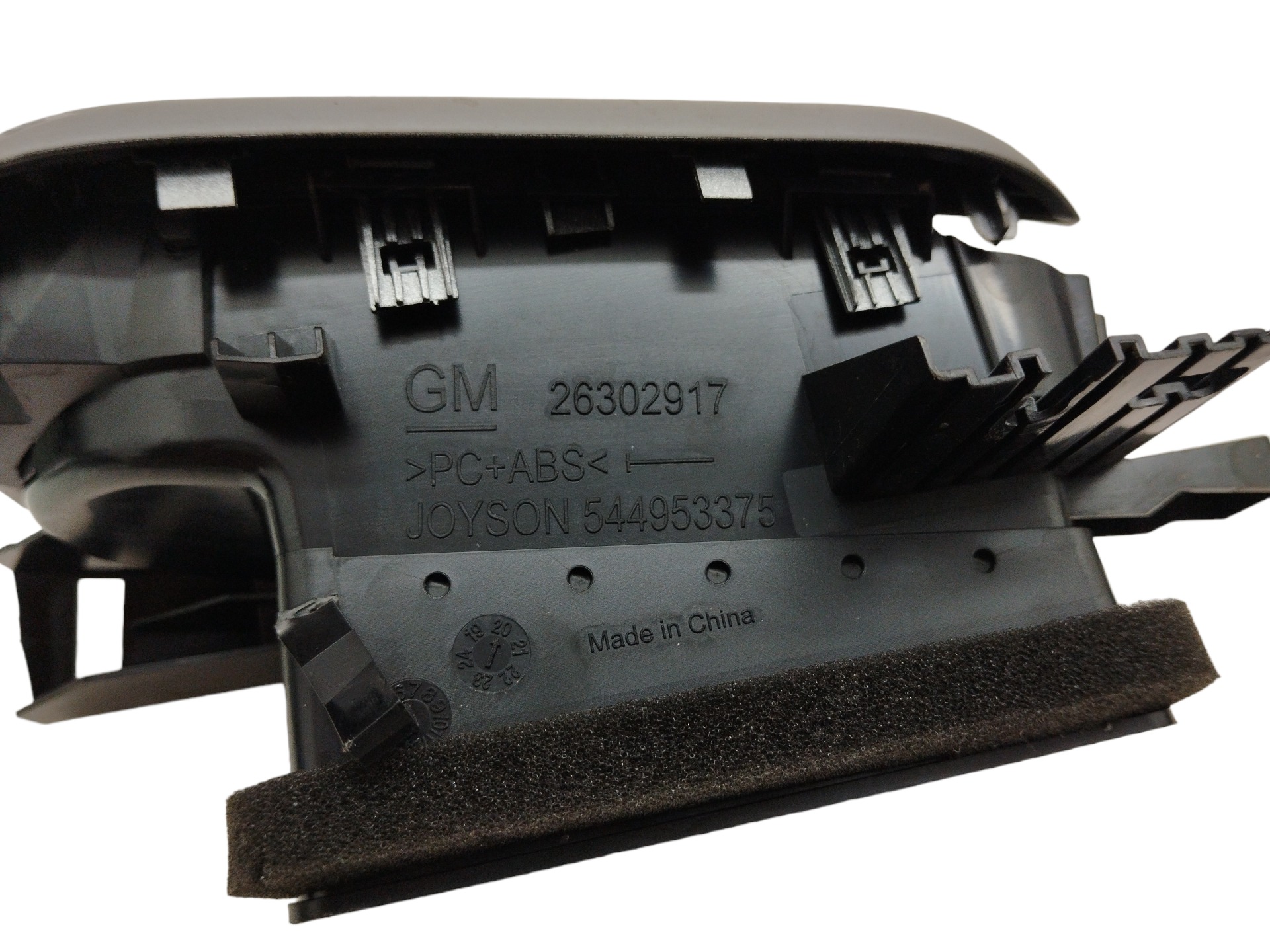 Difusor De Ar L/e Chevrolet Tracker 2022 26302917 7
