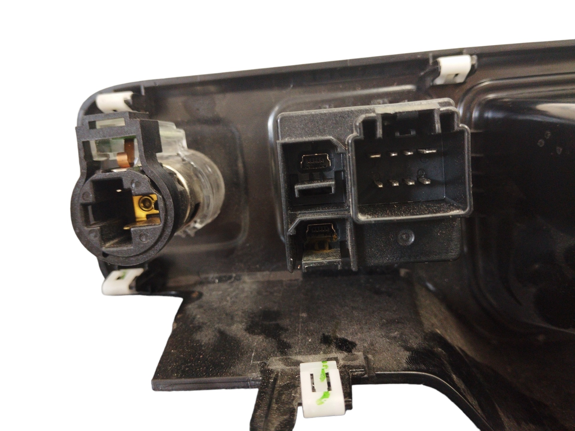 Porta Treco Tomada 12v Jeep Renegade 2020/22 3