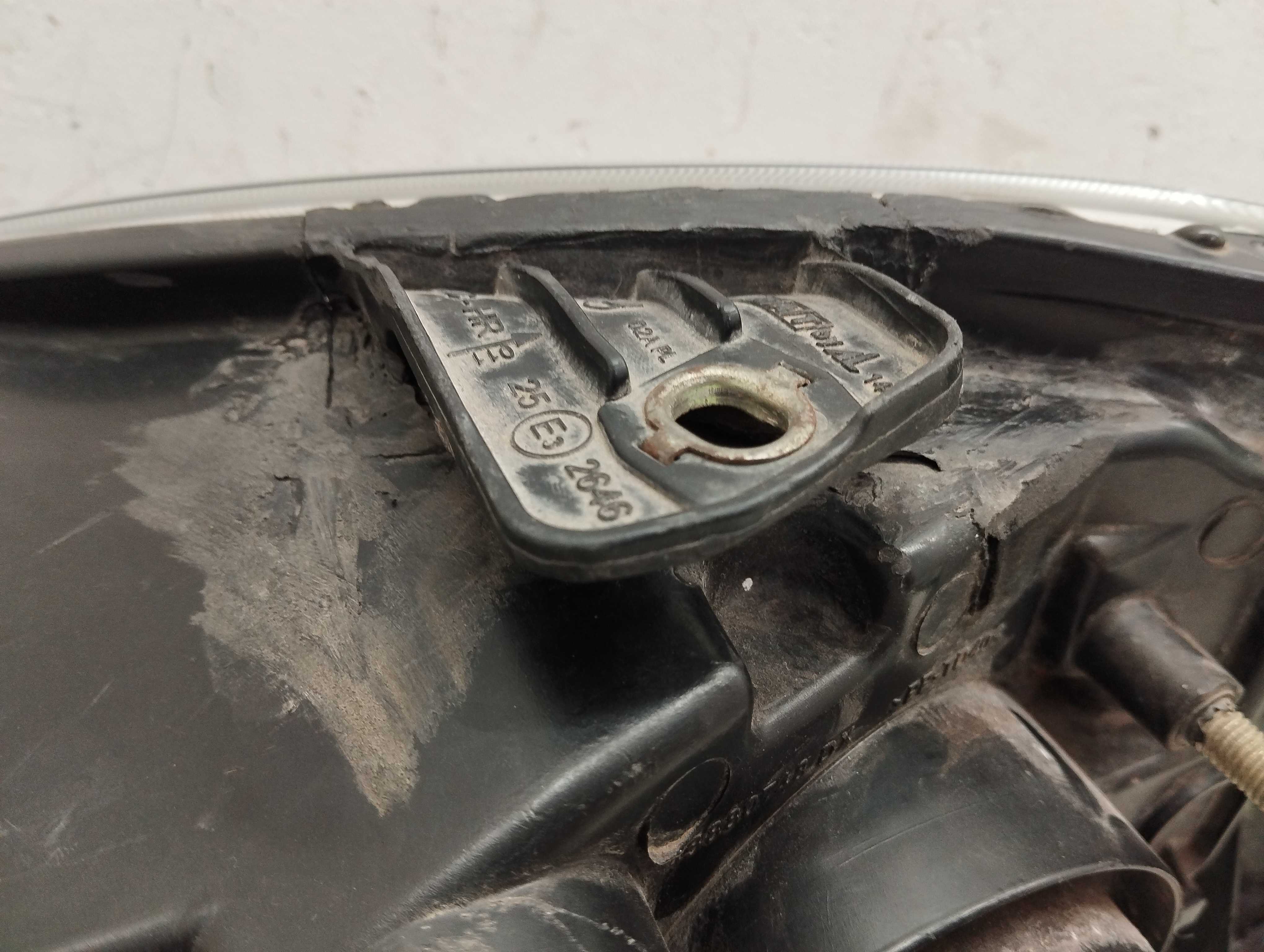 FAROL L/D FIAT PALIO/SIENA/STRADA 2008 A 2012 – RECUPERADO 3