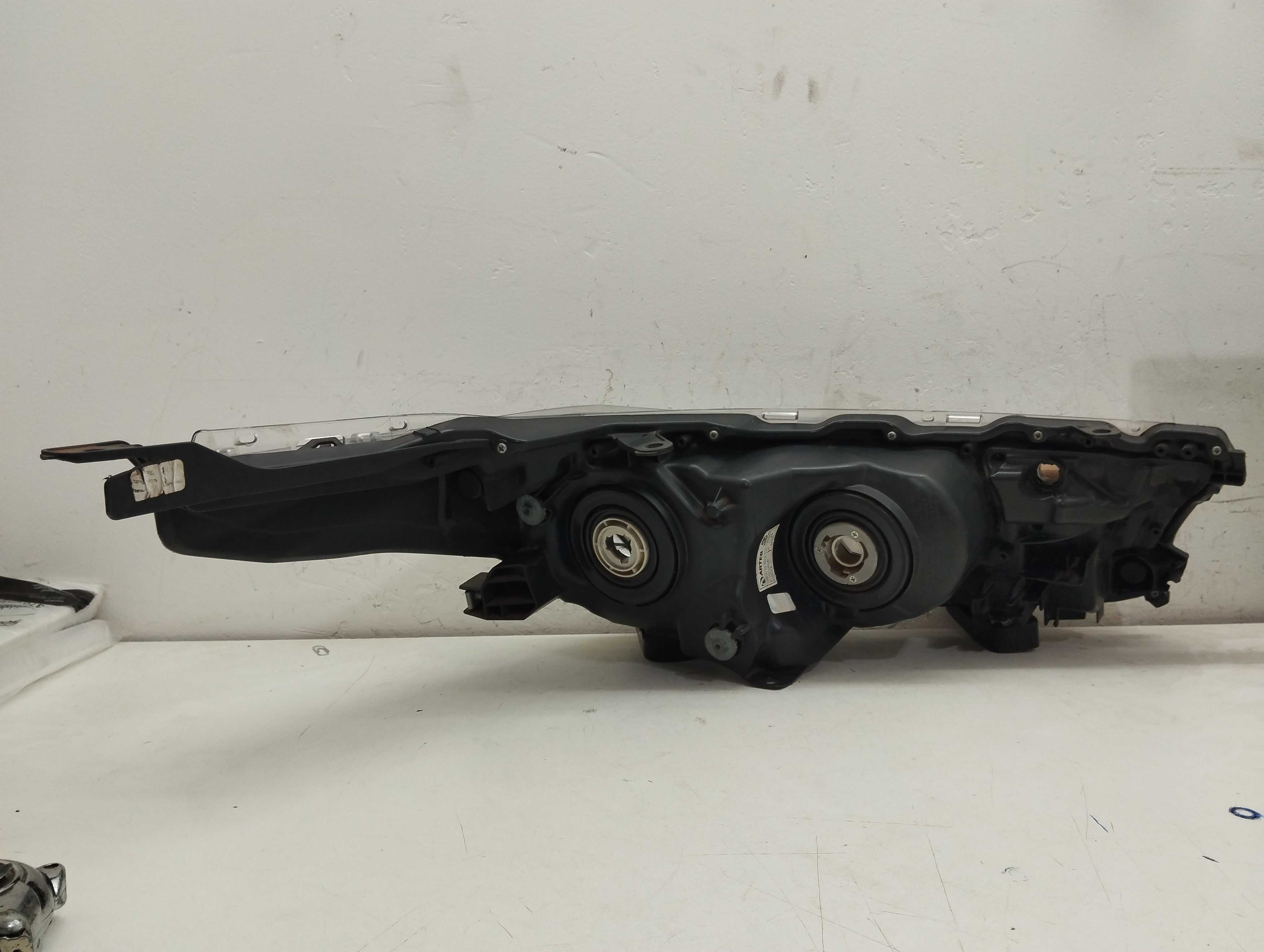 FAROL L/E TOYOTA COROLLA 2015 A 2017 ORIGINAL C/DETALHES 2