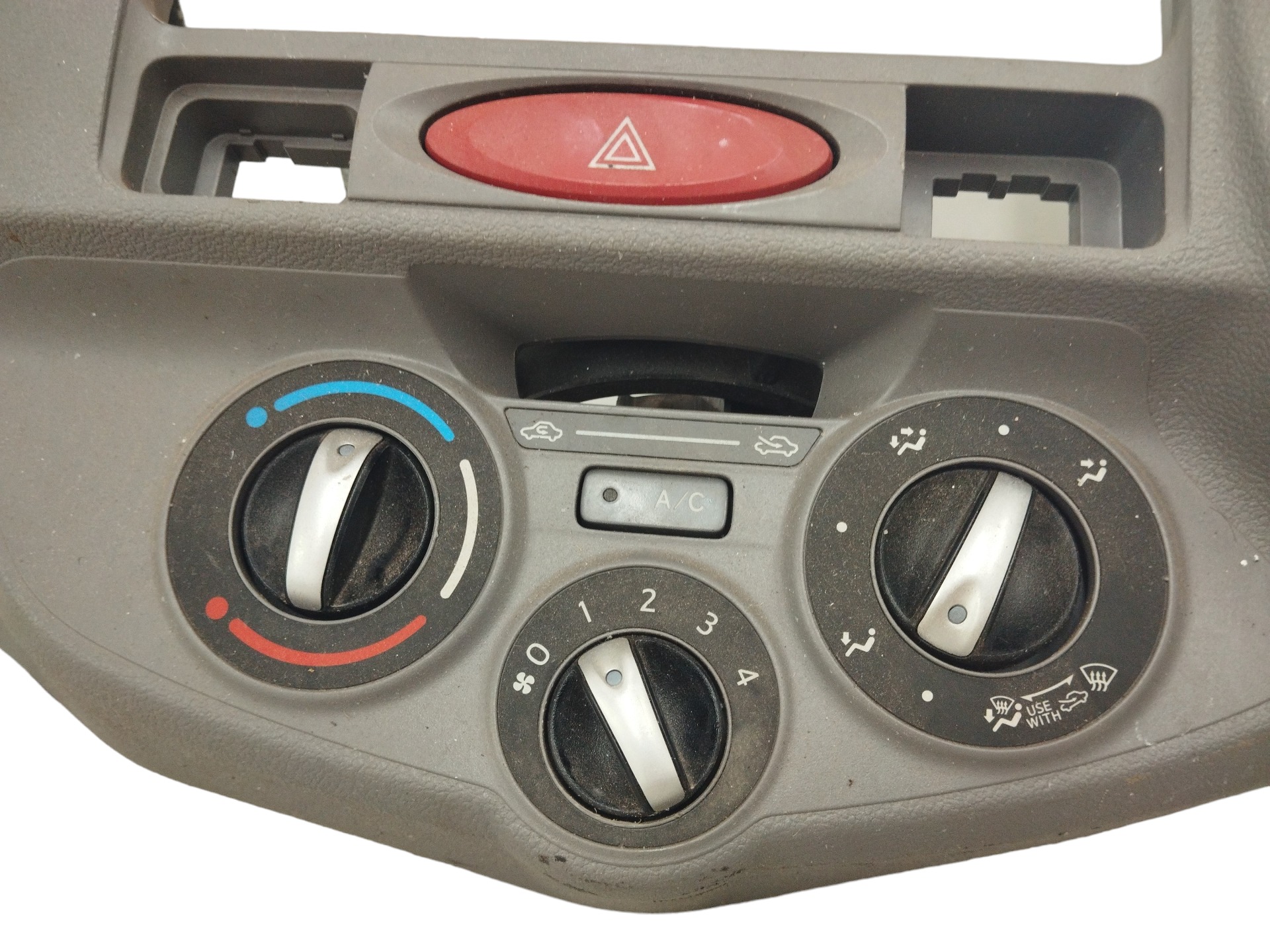 Moldura Central Comando Ar Difusores Toyota Etios 2013/20 2