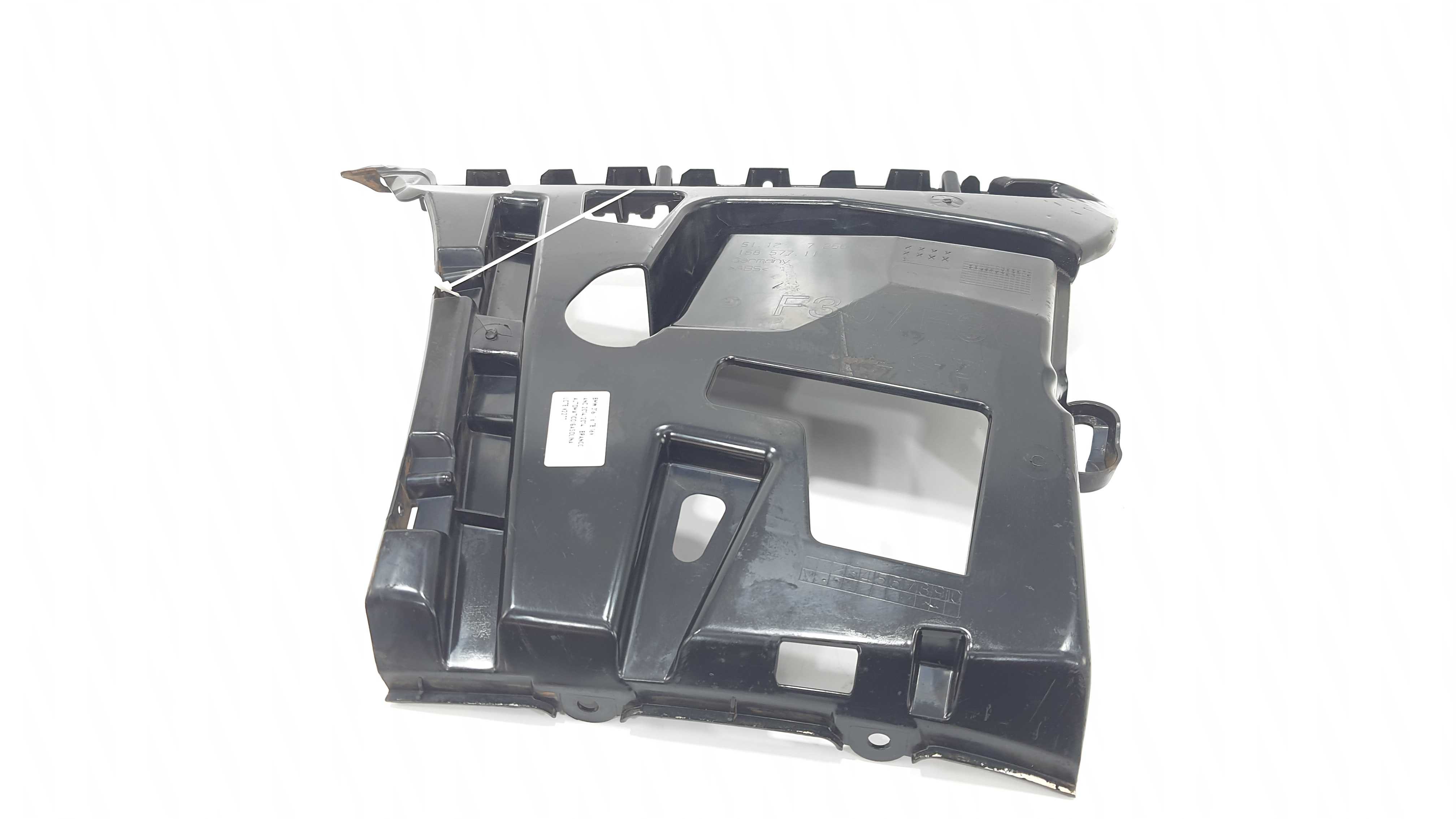 Guia Parachoque Traseiro Esquerdo Bmw 316i 1.6 Tb V2277 5