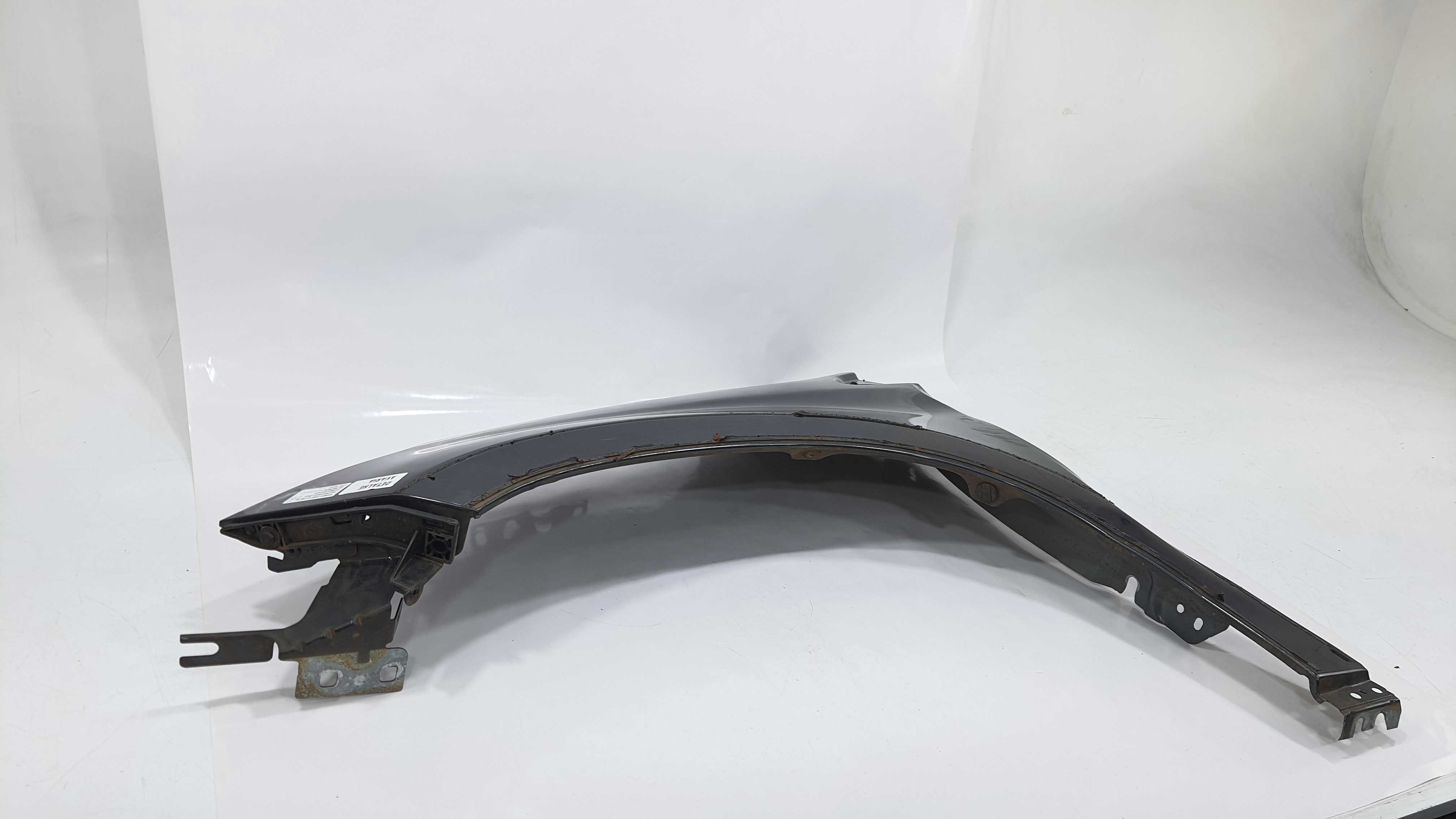 Paralama Esquerdo Detalhe Peugeot 2008 1.6 16v 2022 V2252 2