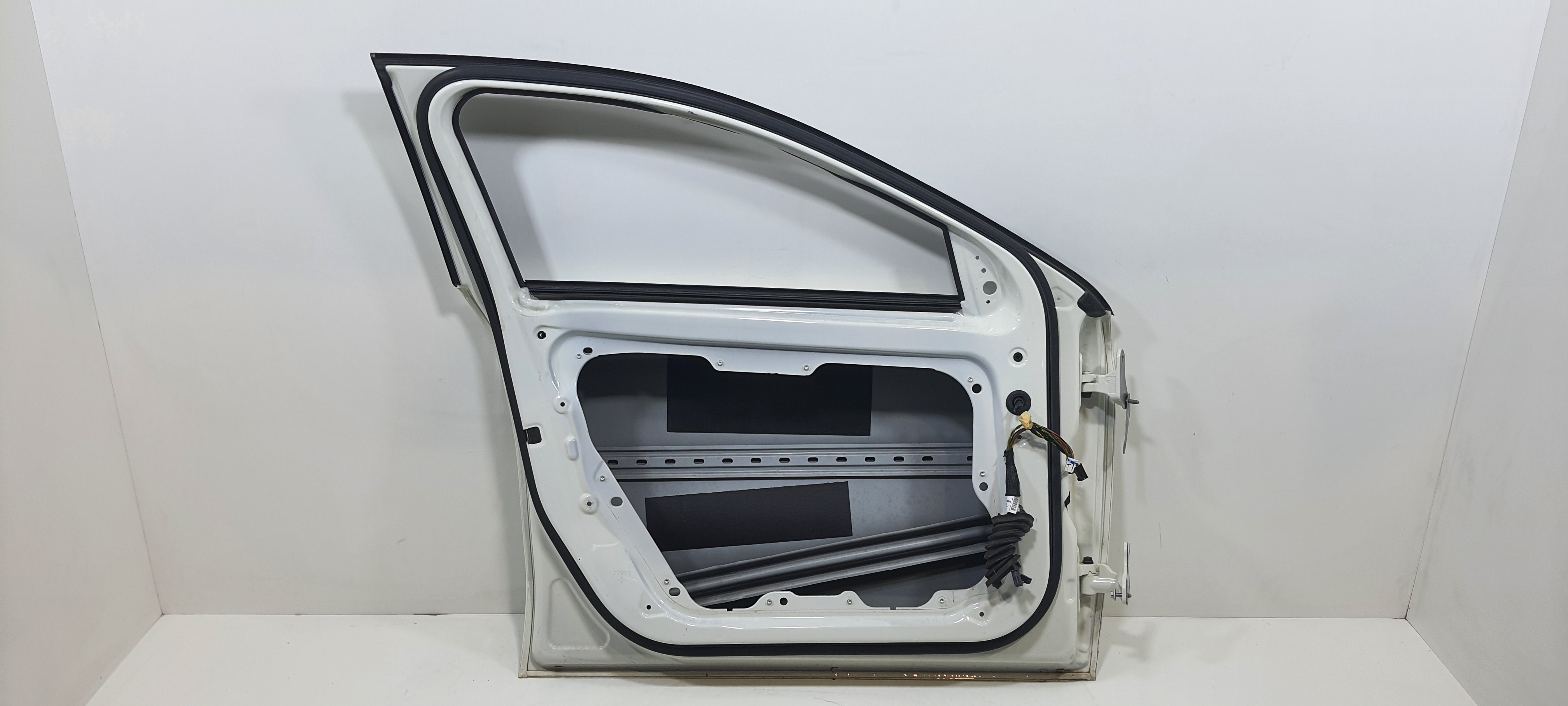 Porta Dianteira Esquerda Mercedes Gla 200 1.6 2018 V2268 2