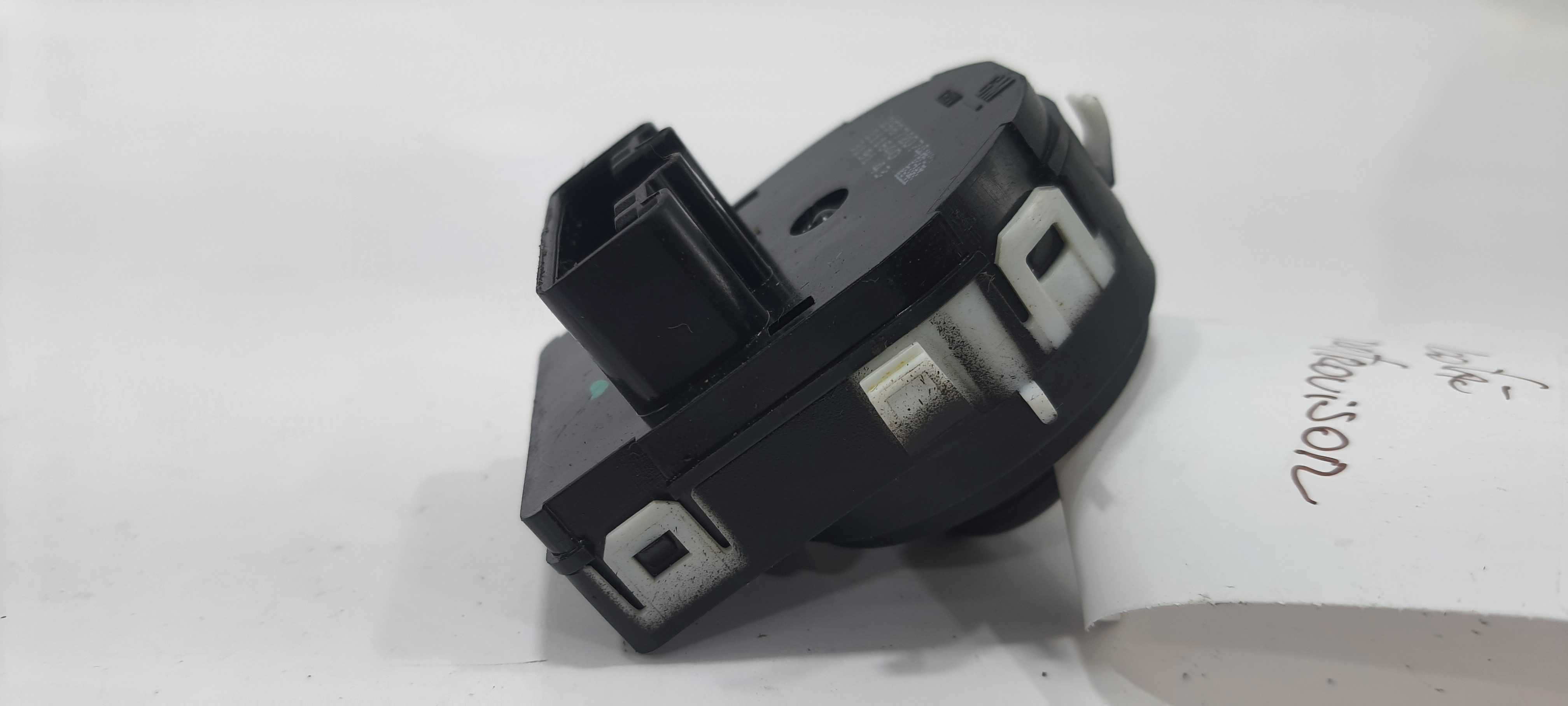 Botao Retrovisor Chevrolet Tracker Ltz 2014 V2270 3