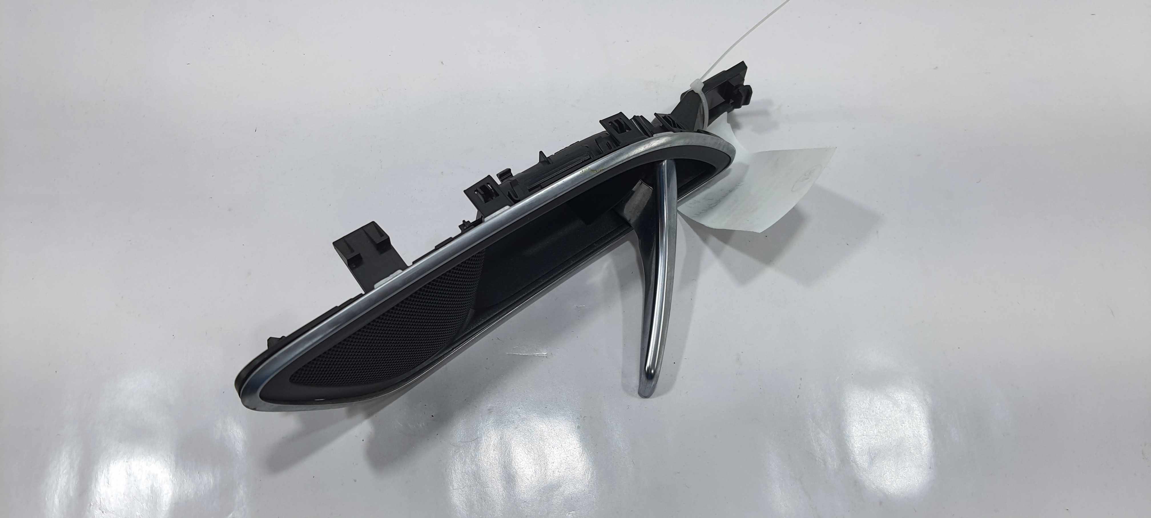 Maçaneta Porta Traseira Direita Mercedes Gla 200 2018 V2268 Traseira 2