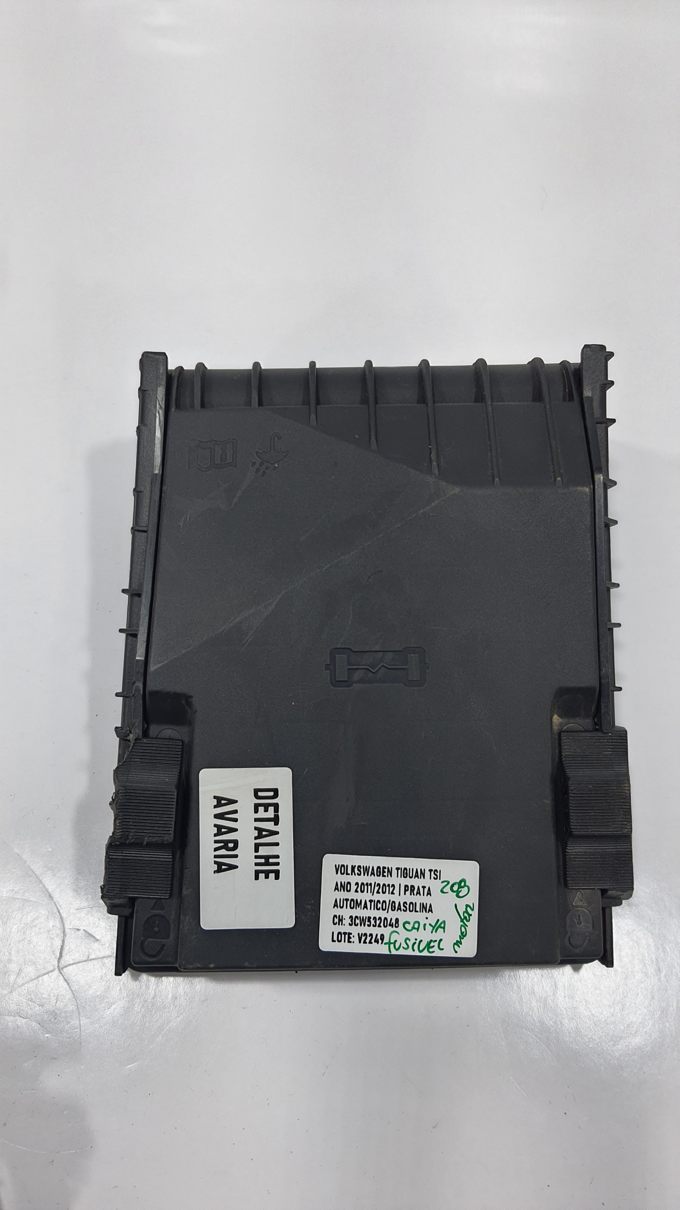 Caixa Fusivel Detalhe Volkswagen Tiguan 2012 V2249 2