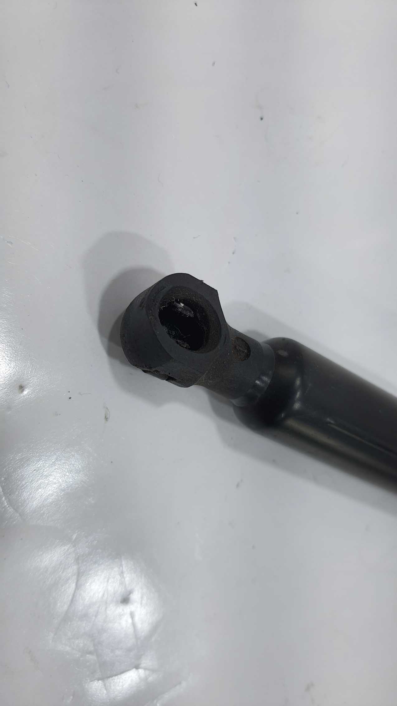 Amortecedor tampa traseira v2252 3
