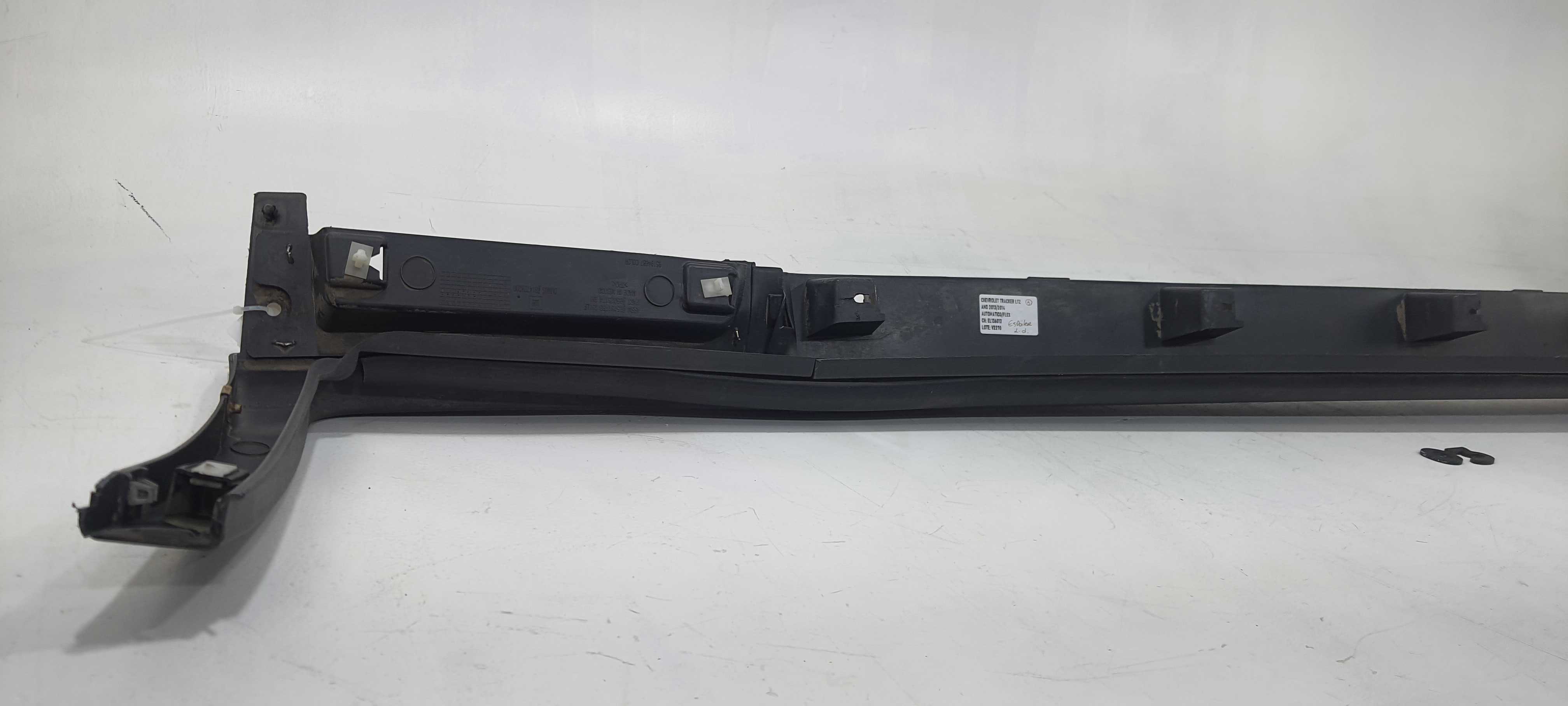 Spoiler Lado Direito Chevrolet Tracker Ltz 2014 V2270 4
