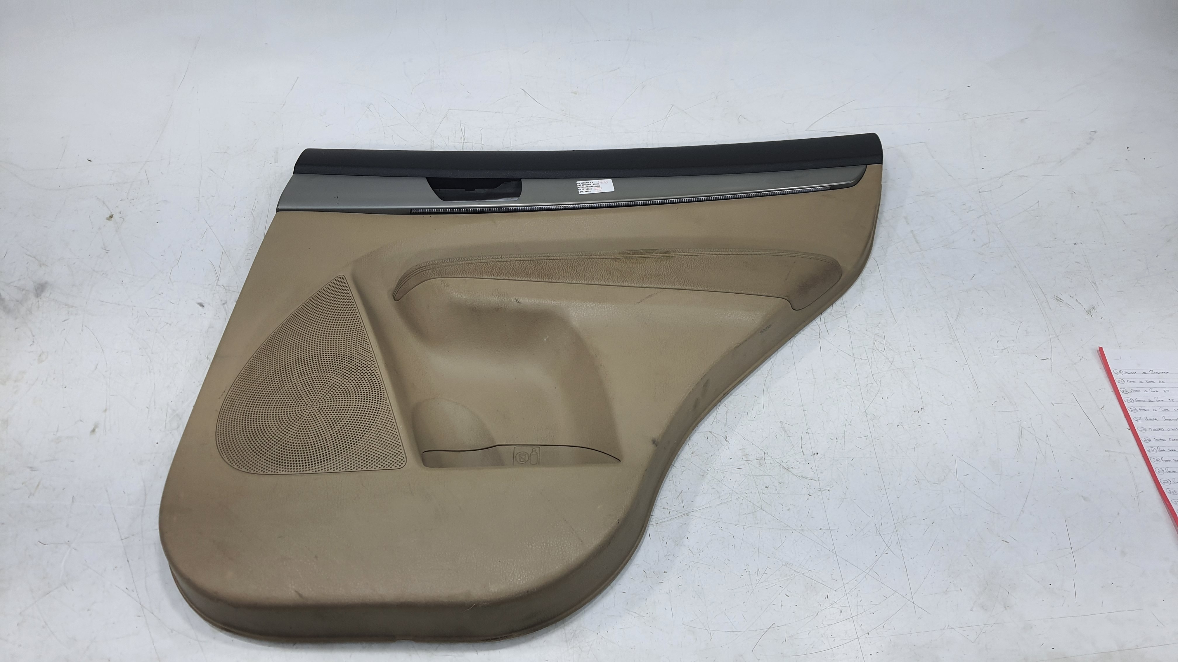 Forro Porta Traseira Direita Kia Sorento 2.4 2012 V2254 Bege 5