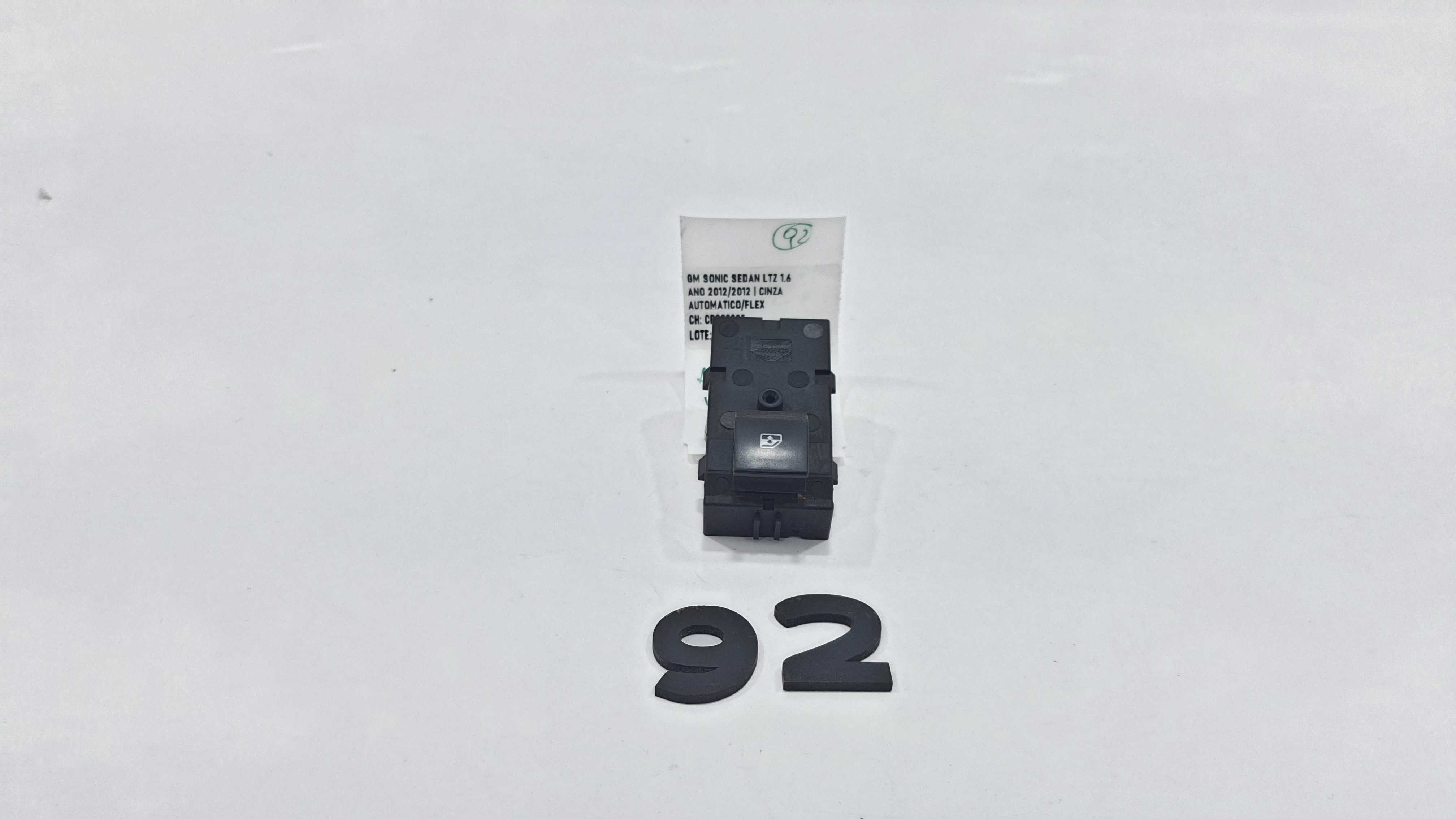 Botão Vidro Traseiro Esquerdo Sonic Sedan Ltz 2012 V2256 4