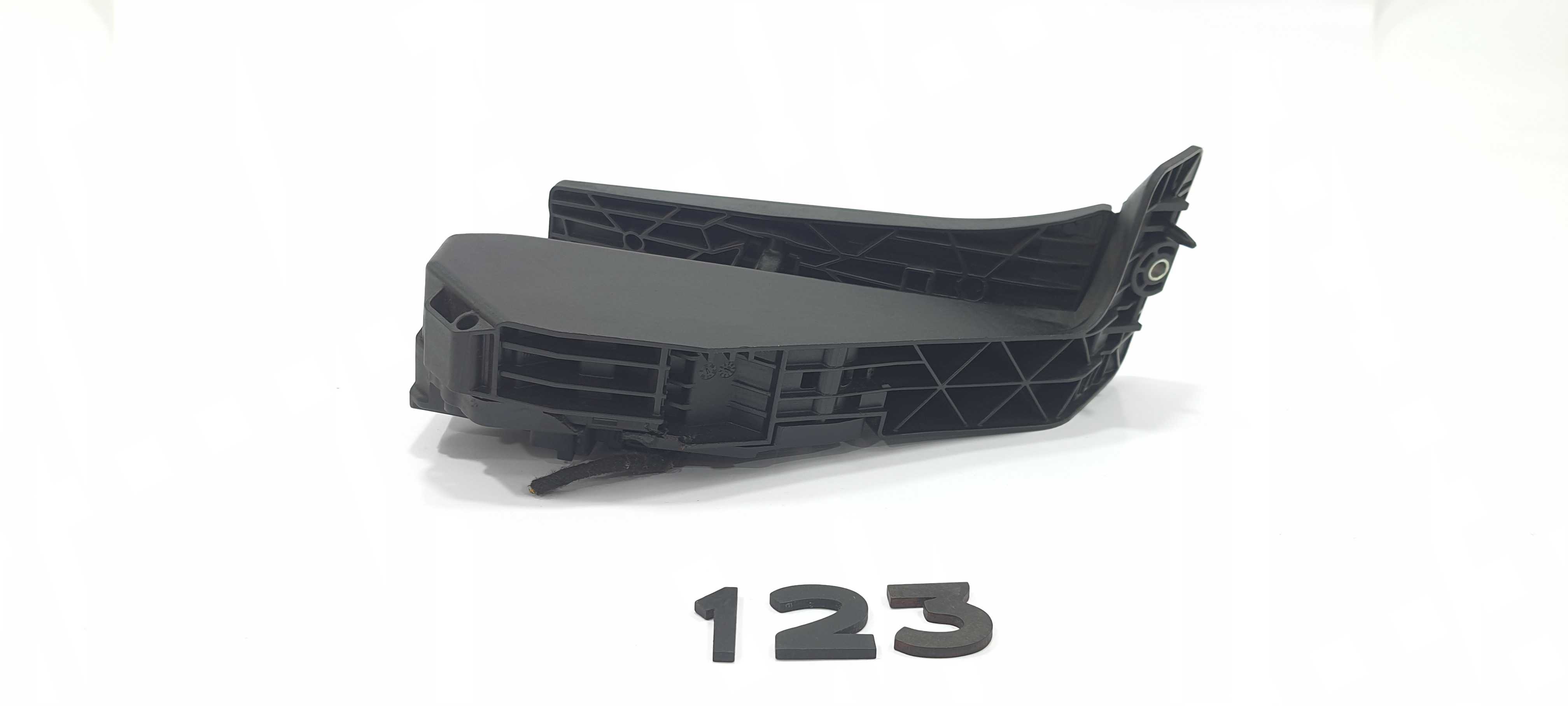 Pedal Acelerador Bmw 118i Ano 2011 V2262 2