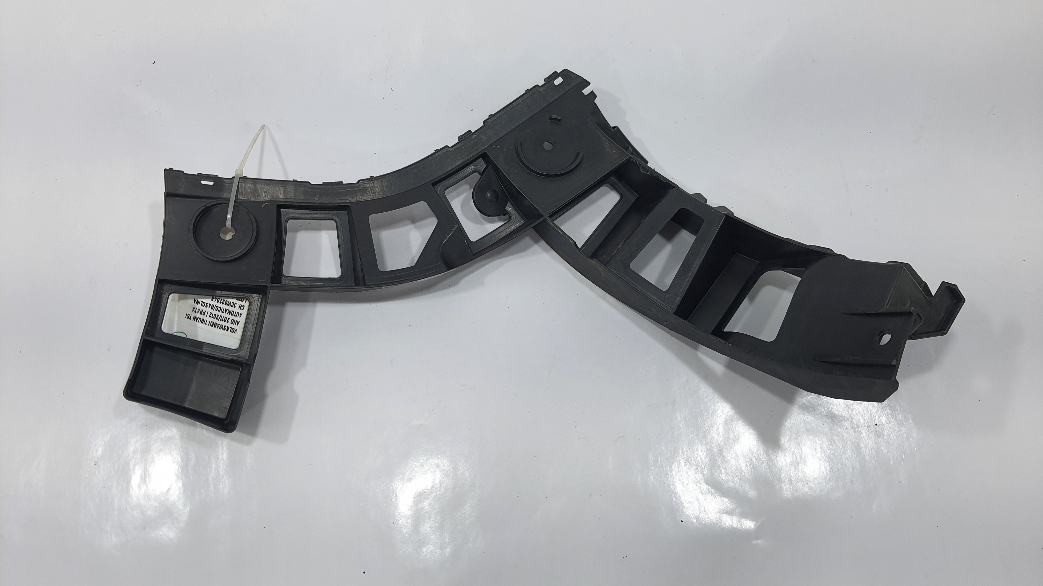 Guia Parachoque Traseiro Direito Tiguan 2012 V2249 2