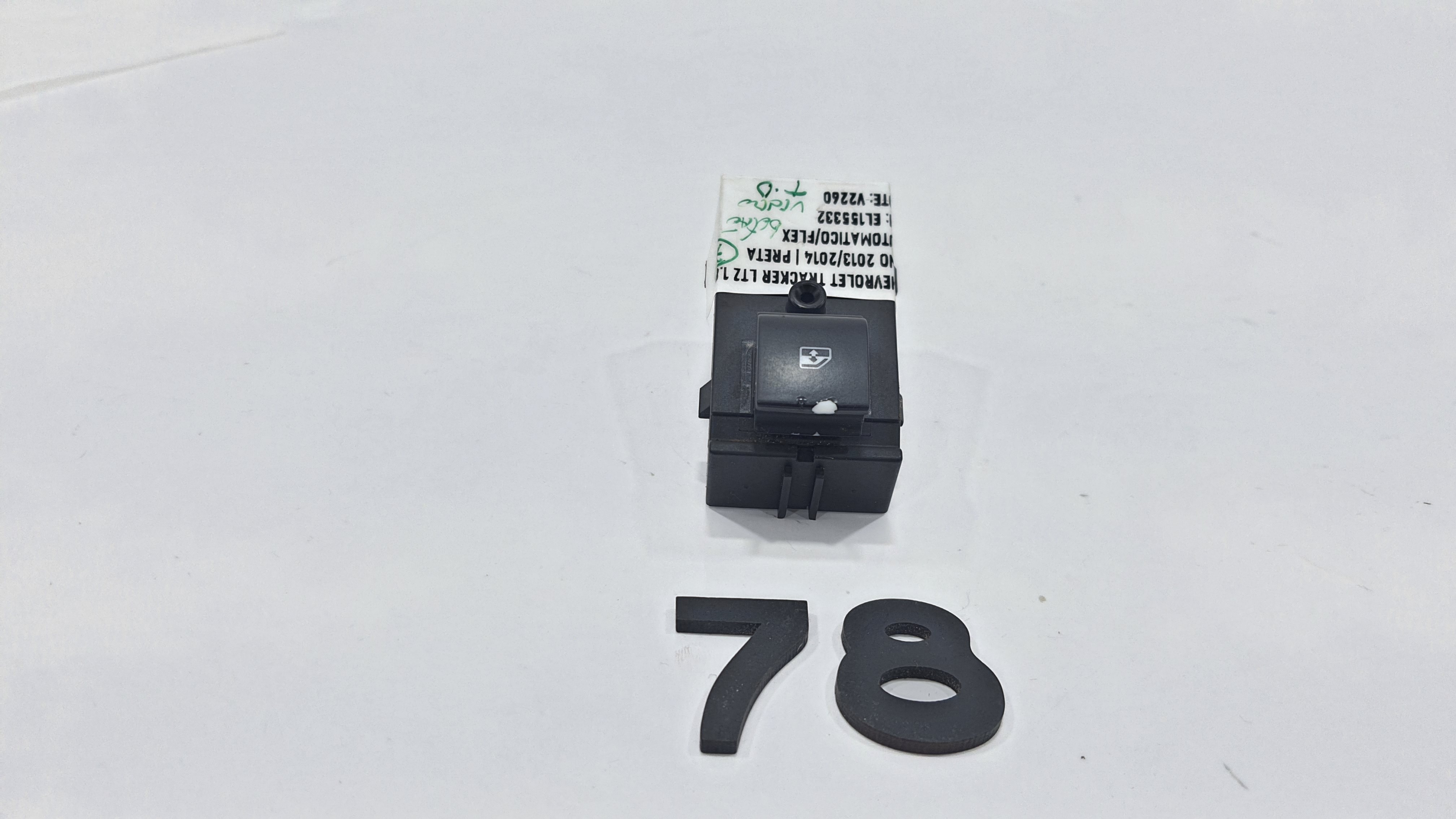 Botão Vidro Traseiro Direito Tracker Ltz 2014 V2260 5