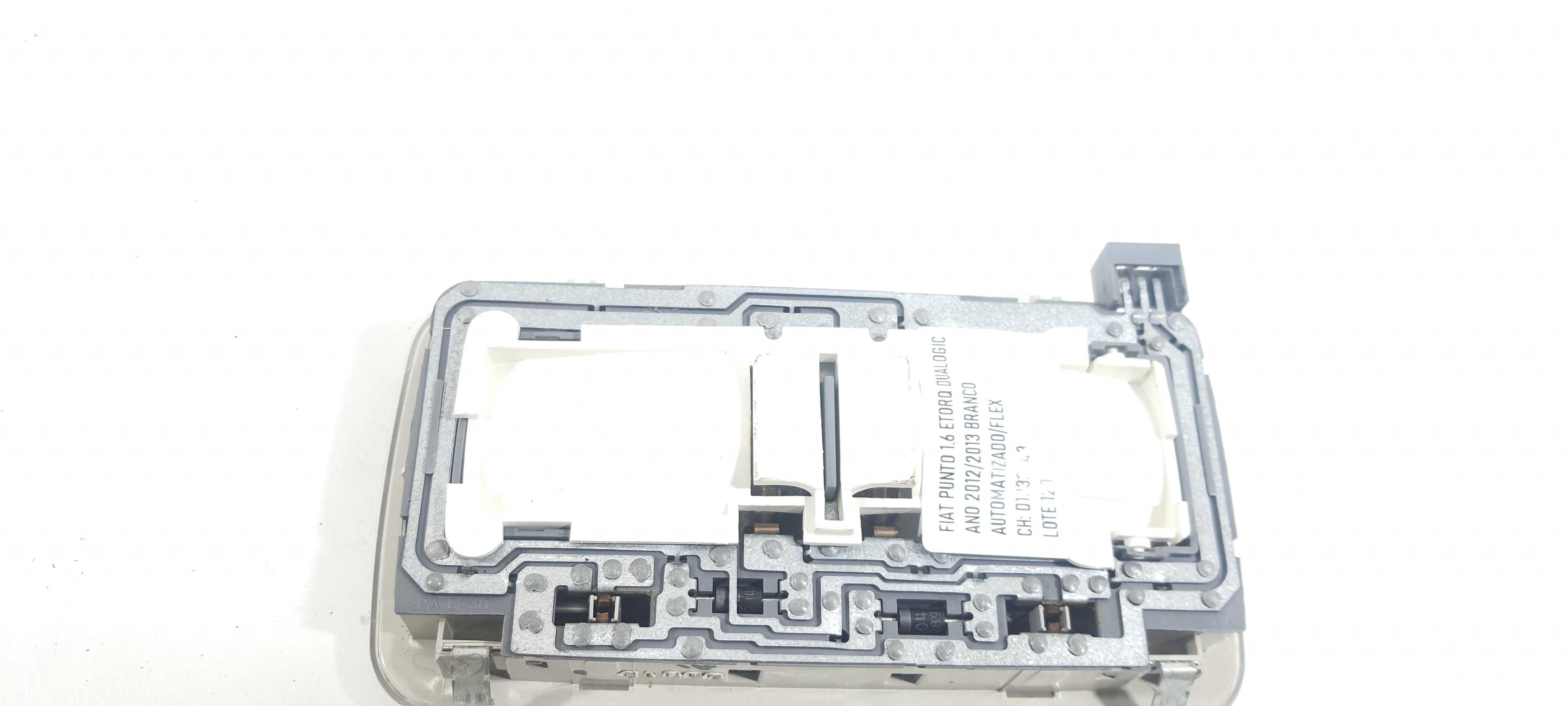 Luz De Teto Fiat Punto Etorq 1.6 V1207 5