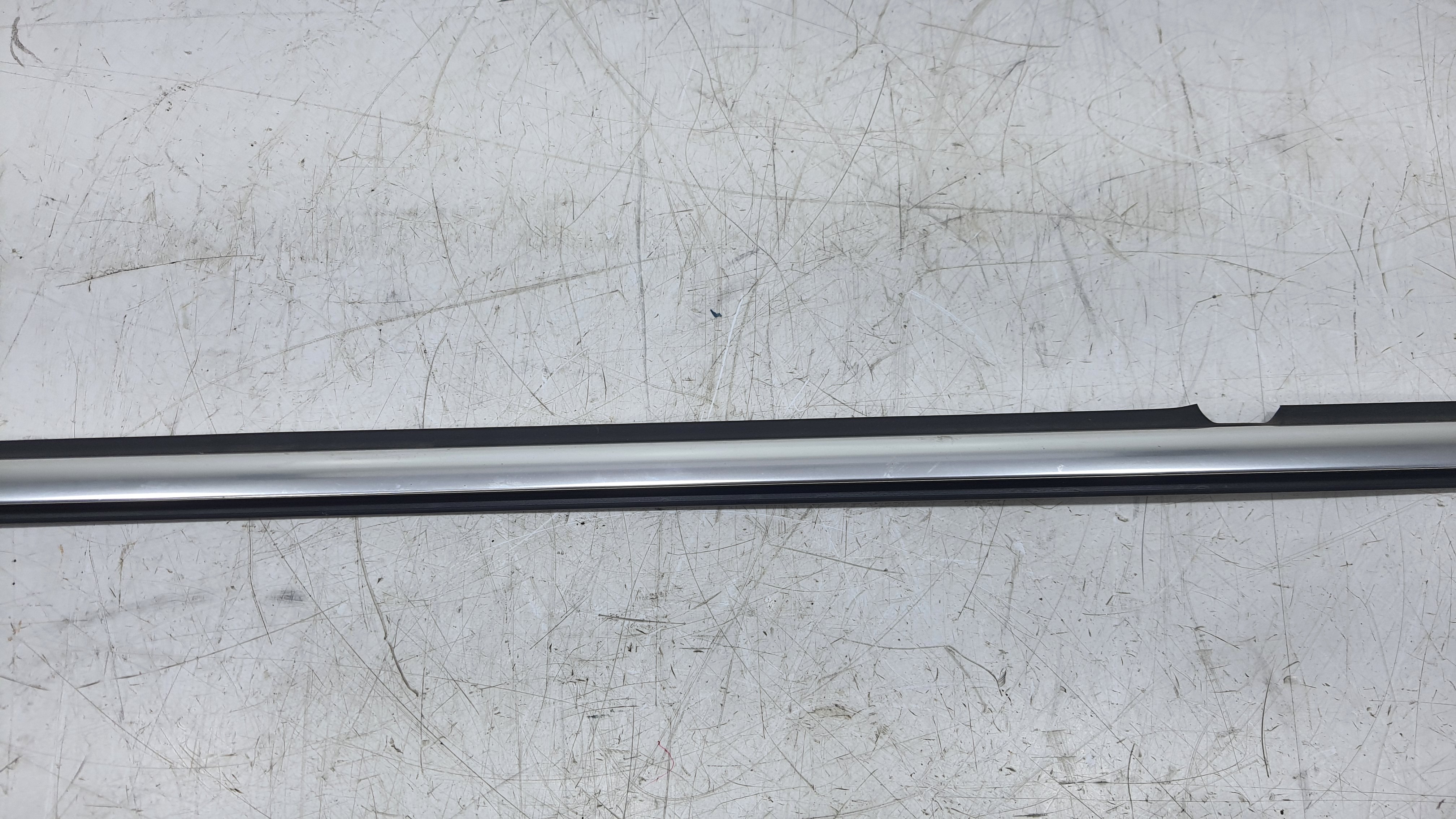 Friso Porta Traseira Esquerda Volkswagen Tiguan 2012 V2249 Prata 4