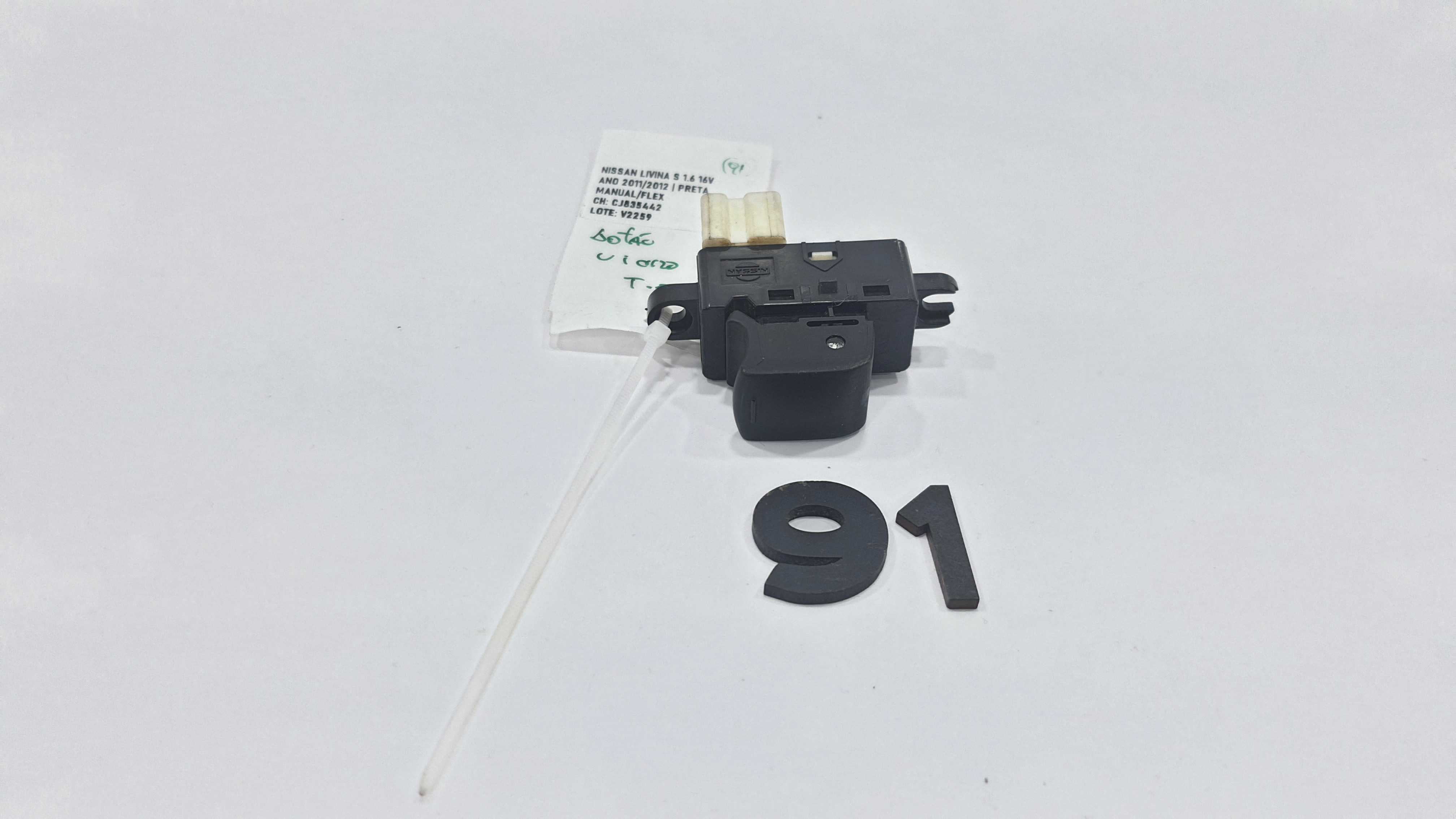 Botão Vidro Traseiro Esquerdo Nissan Livina Ano 2012 V2259 4