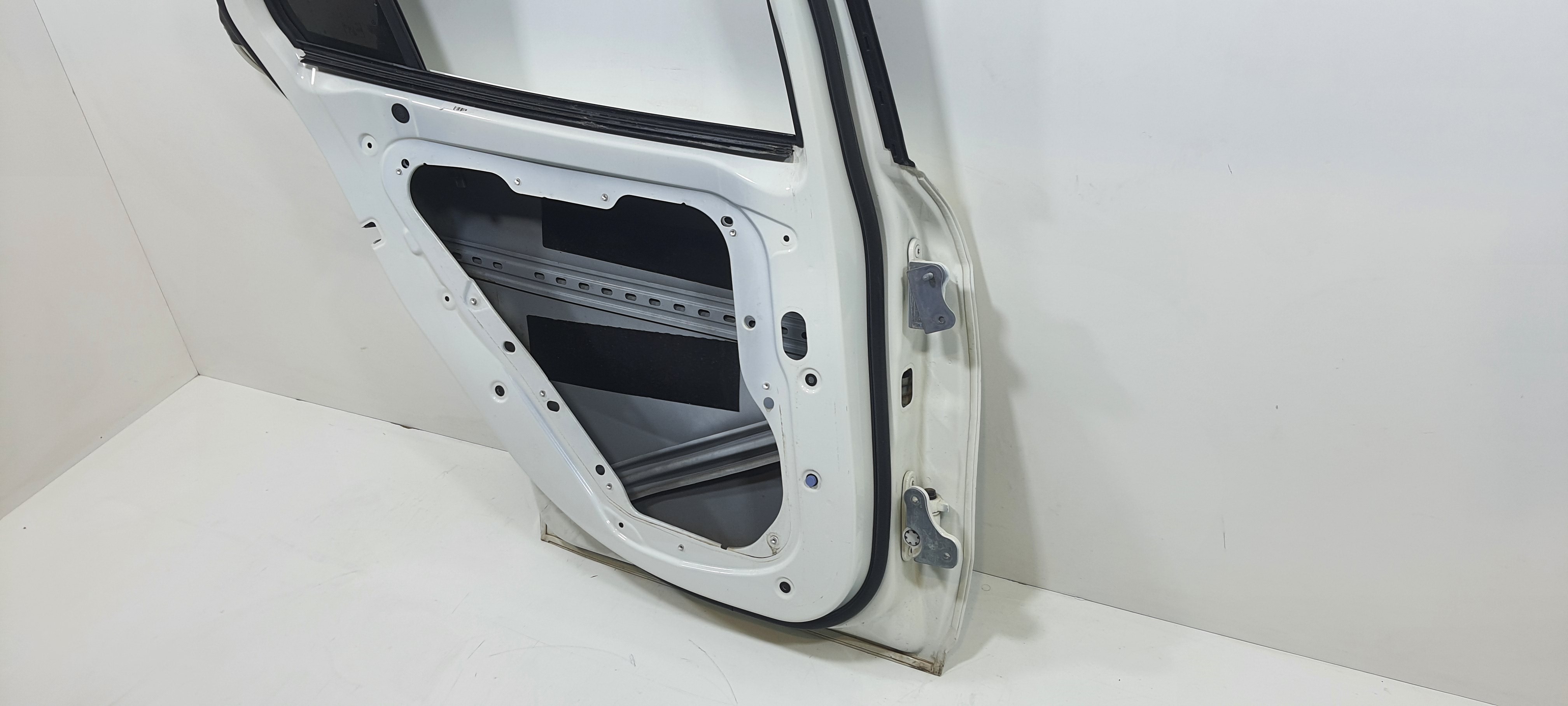 Porta Traseira Esquerda Mercedes Gla 200 1.6 2018 V2268 2